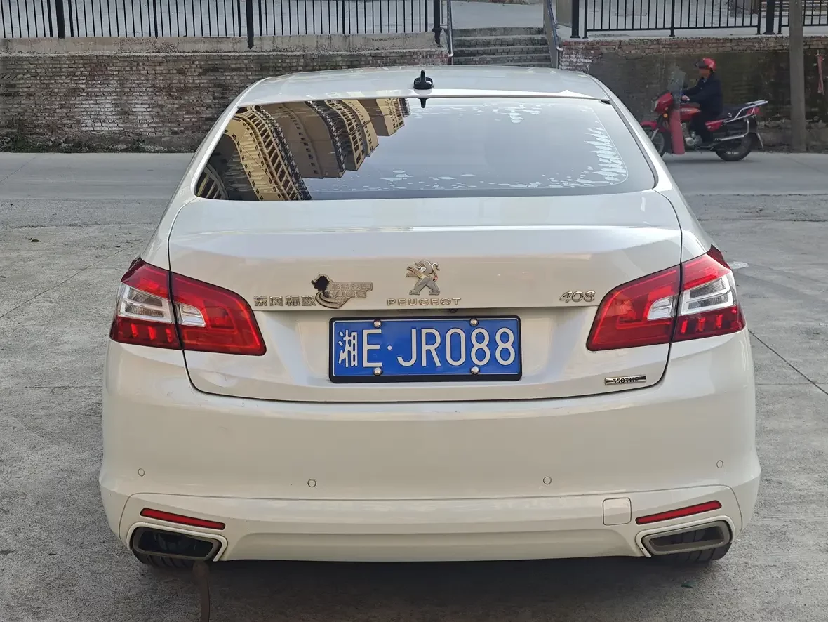 Peugeot 408