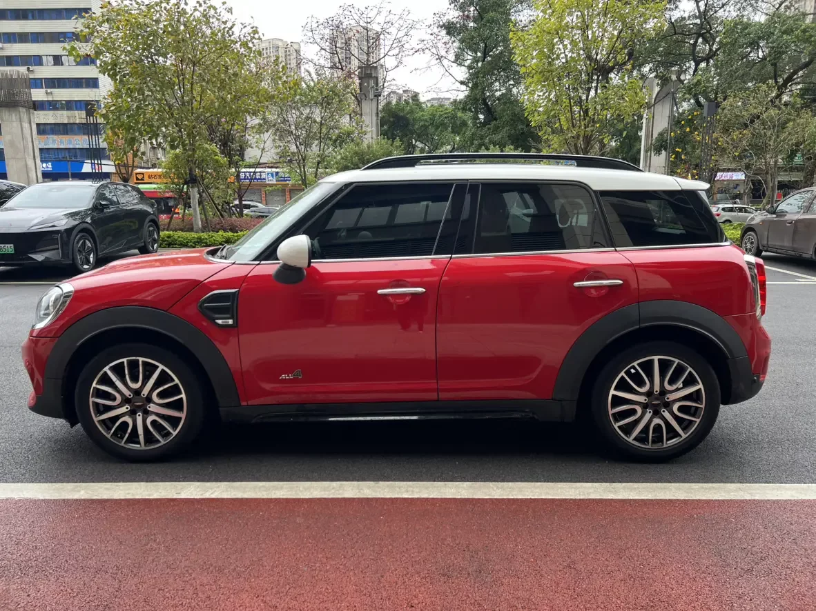 MINI COUNTRYMAN