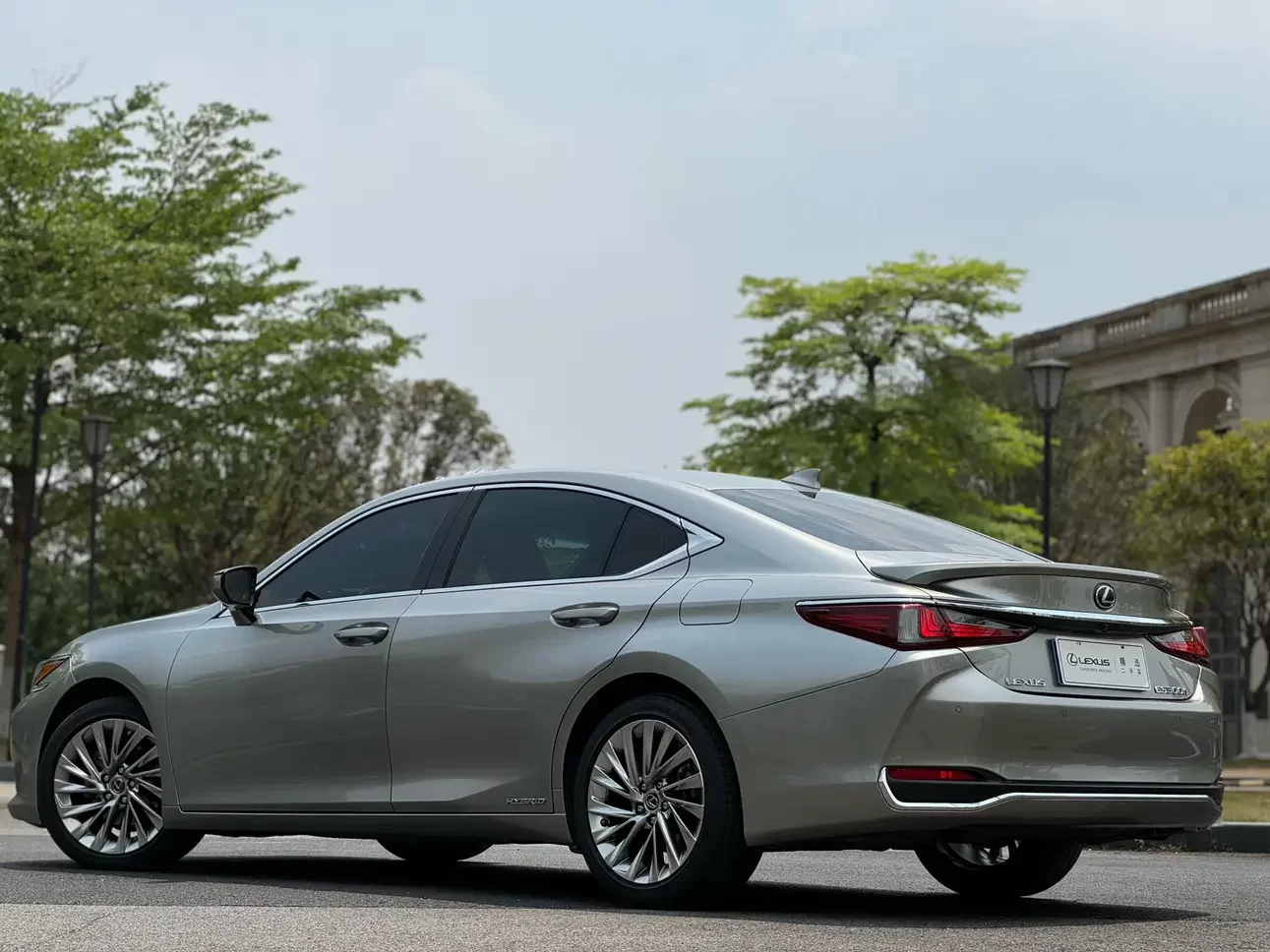 Lexus ES