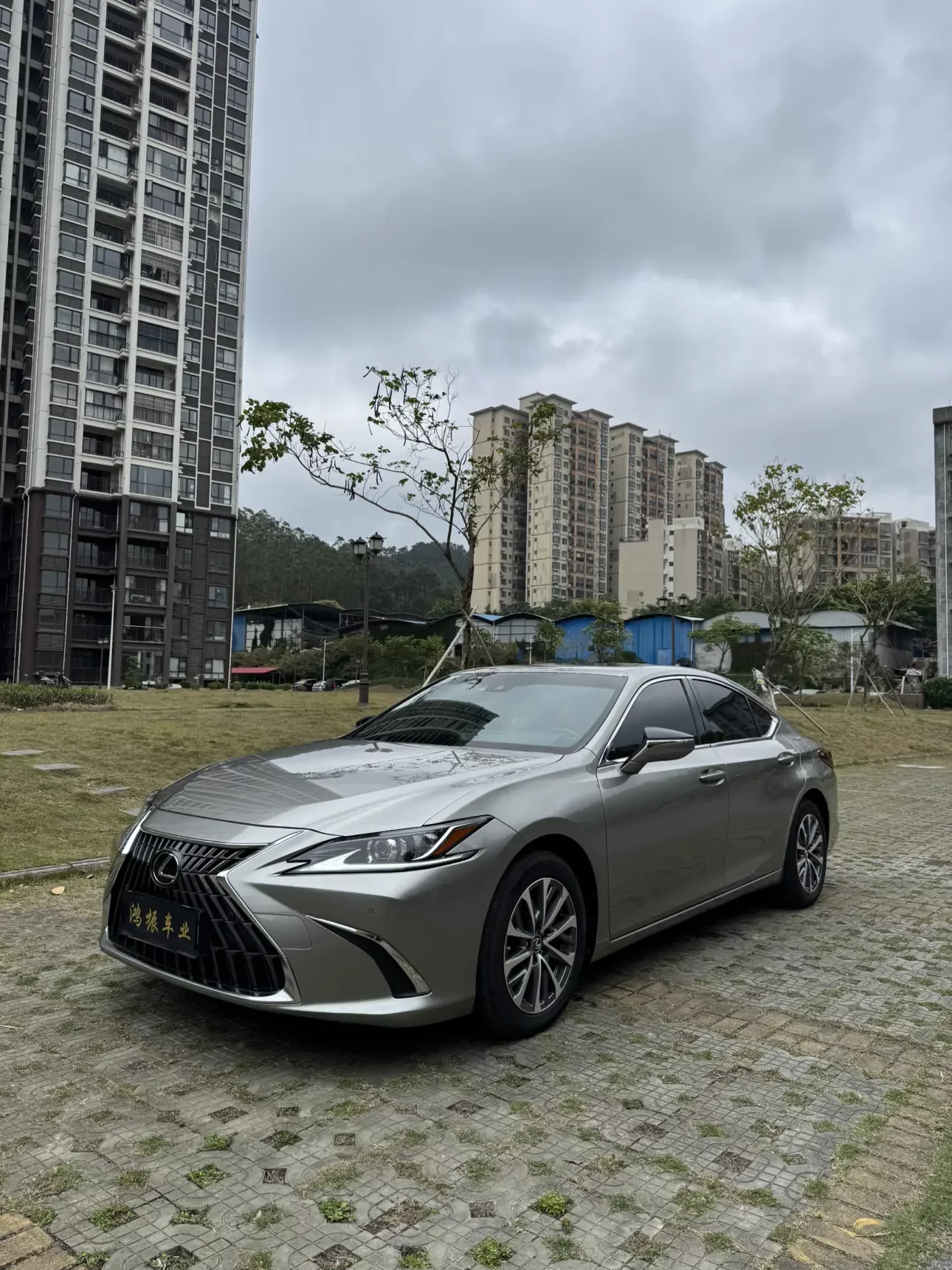 Lexus ES