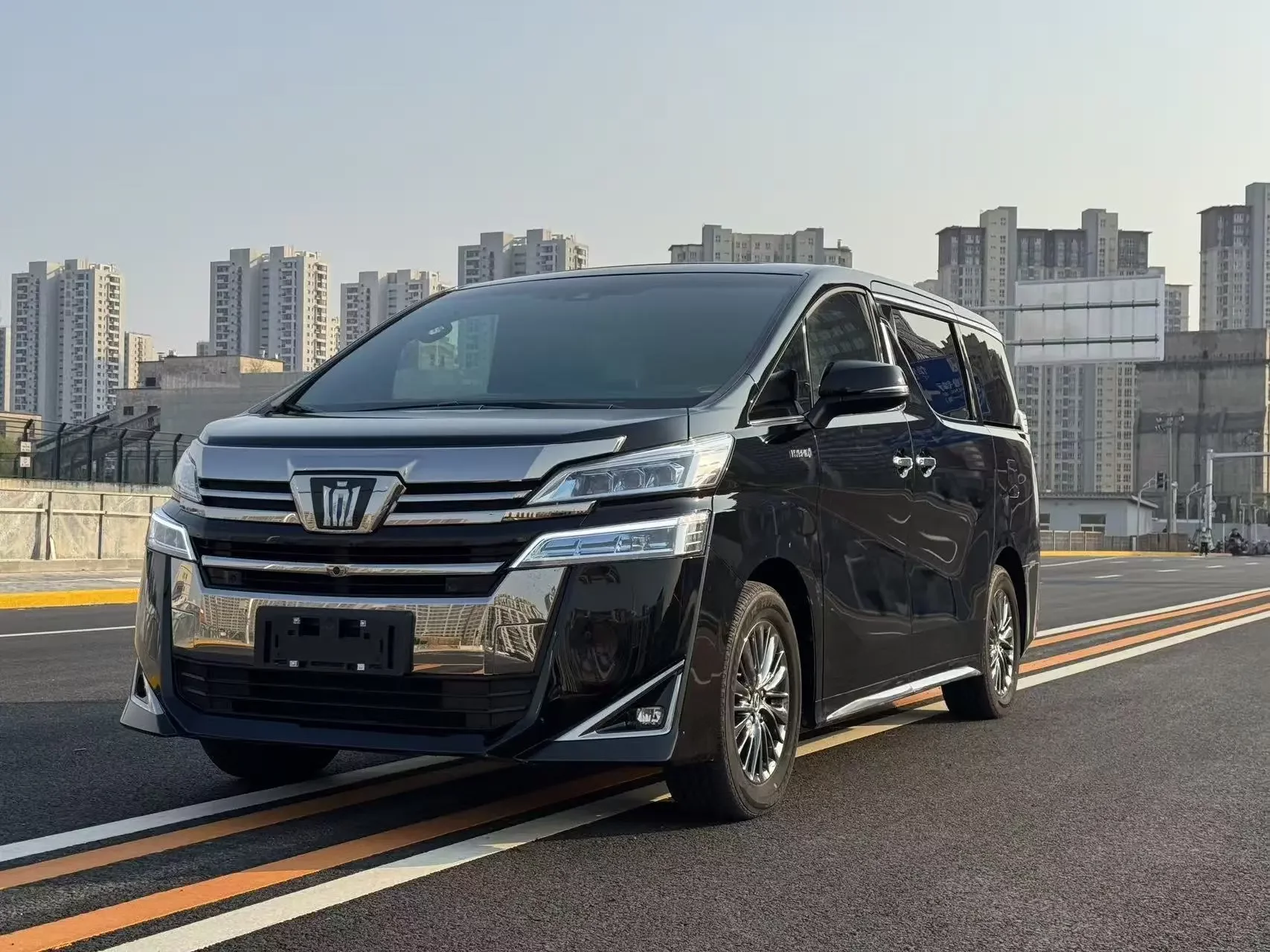 Toyota Crown Wellfire