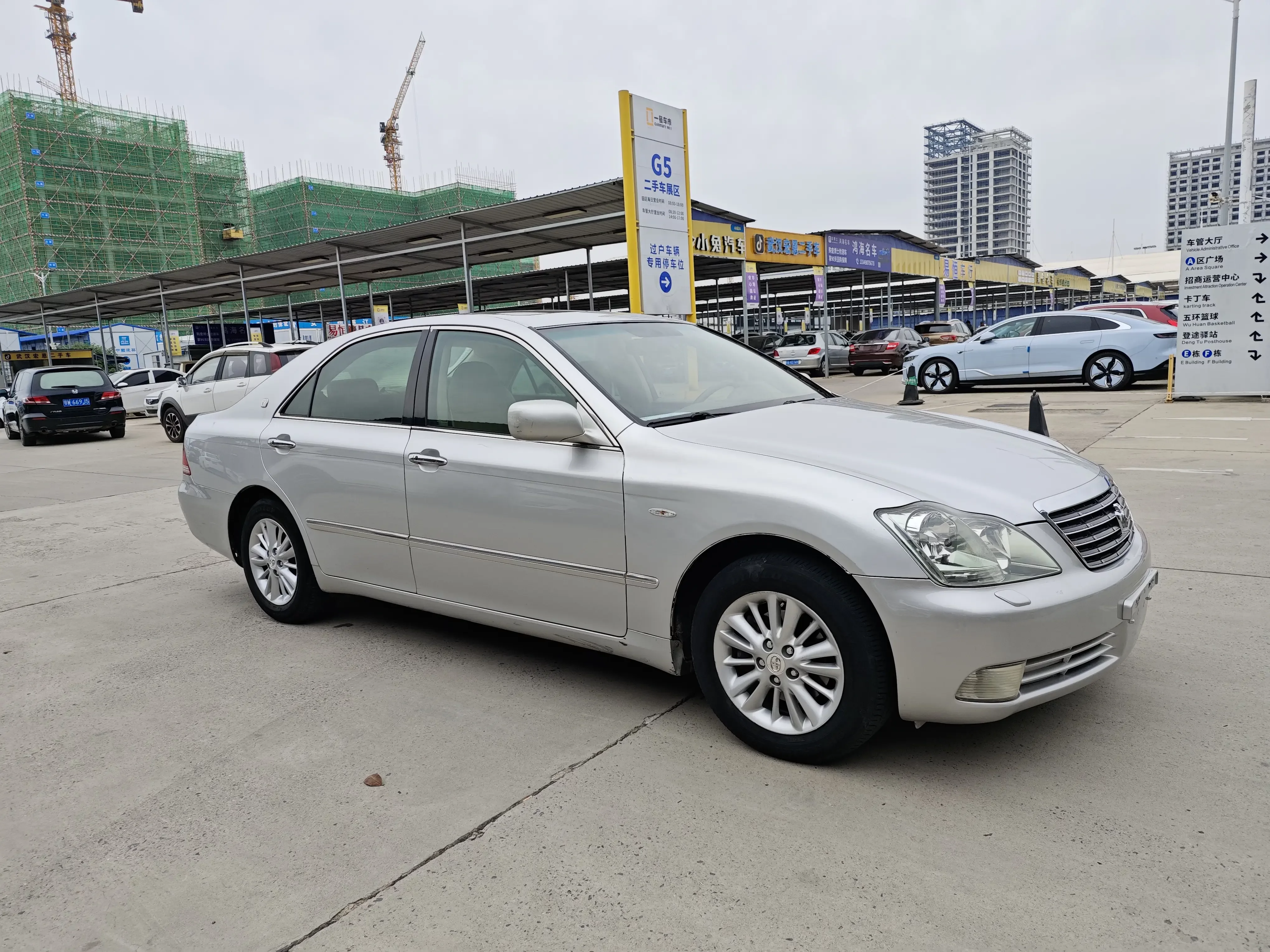Toyota crown