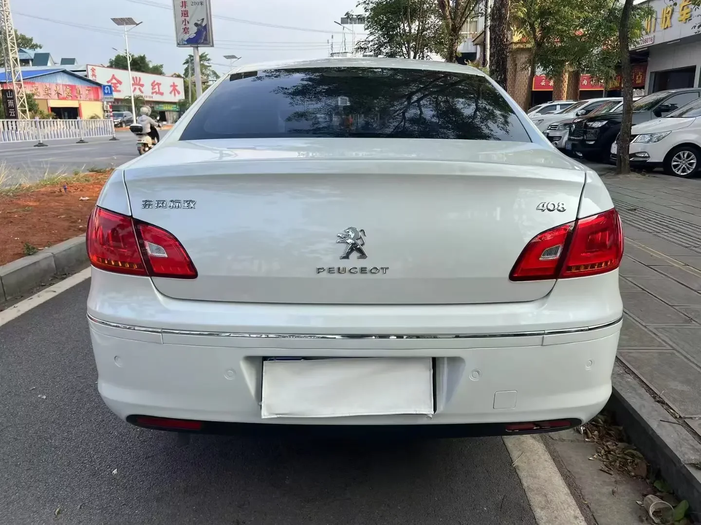 Peugeot 408