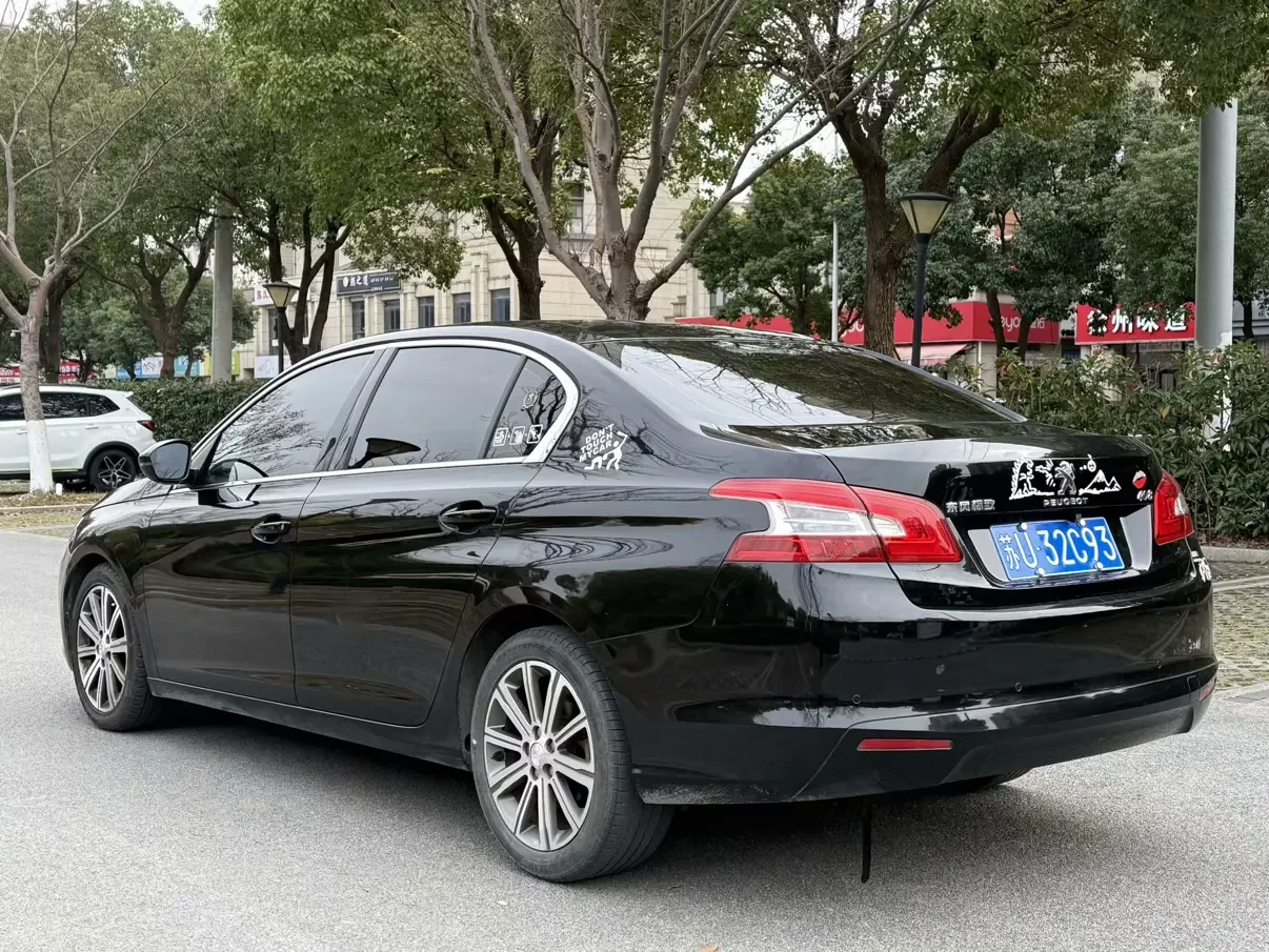 Peugeot 408