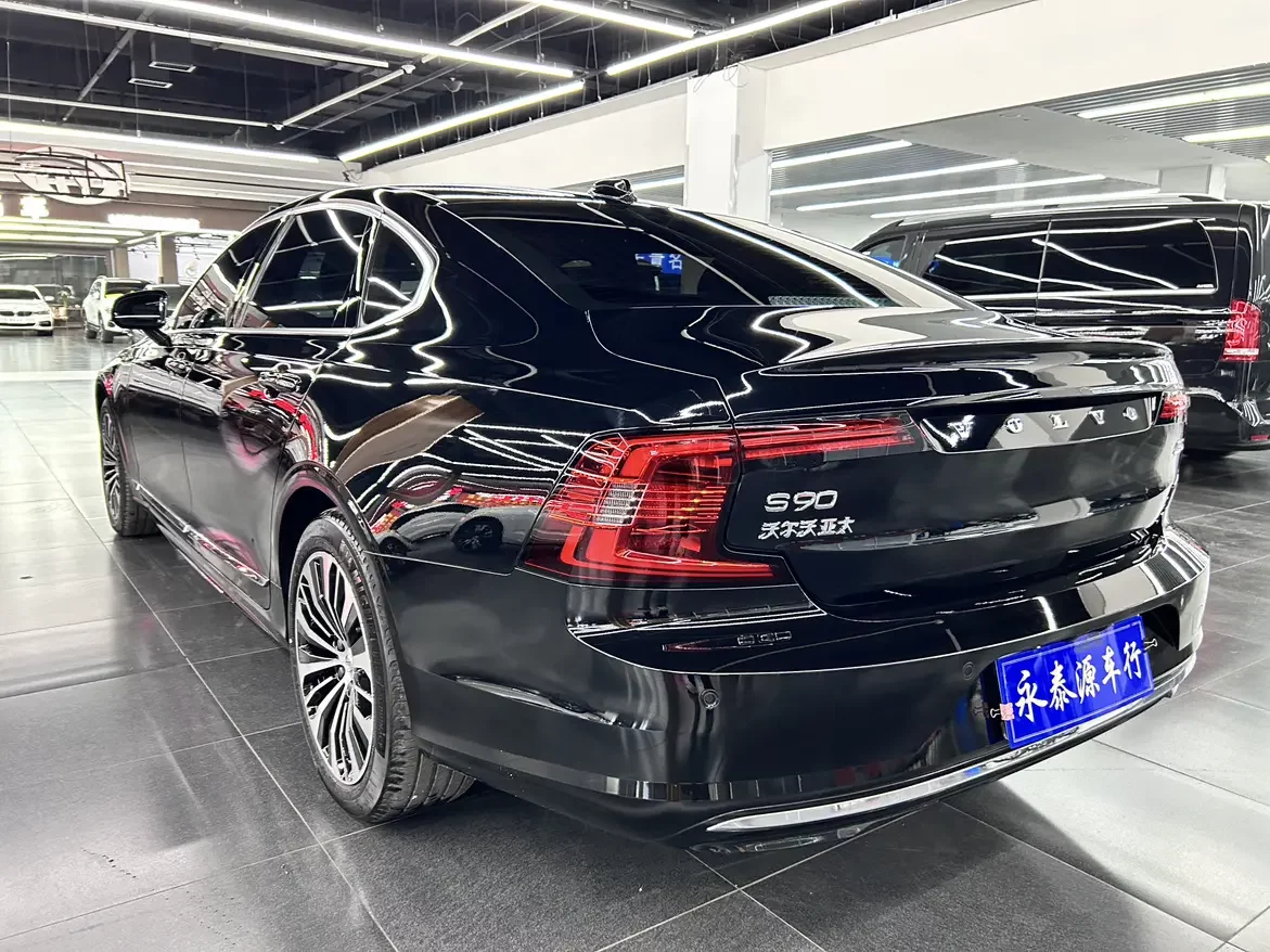Volvo S90
