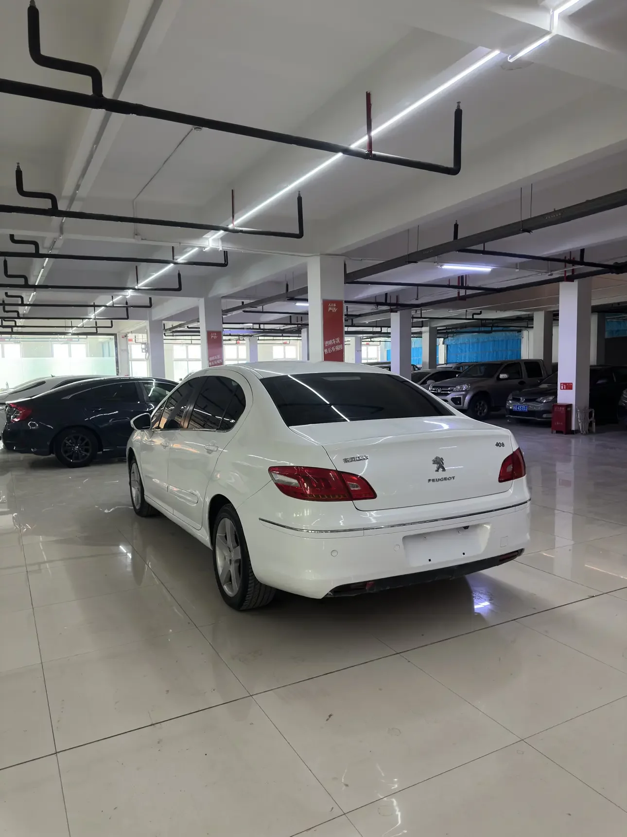Peugeot 408
