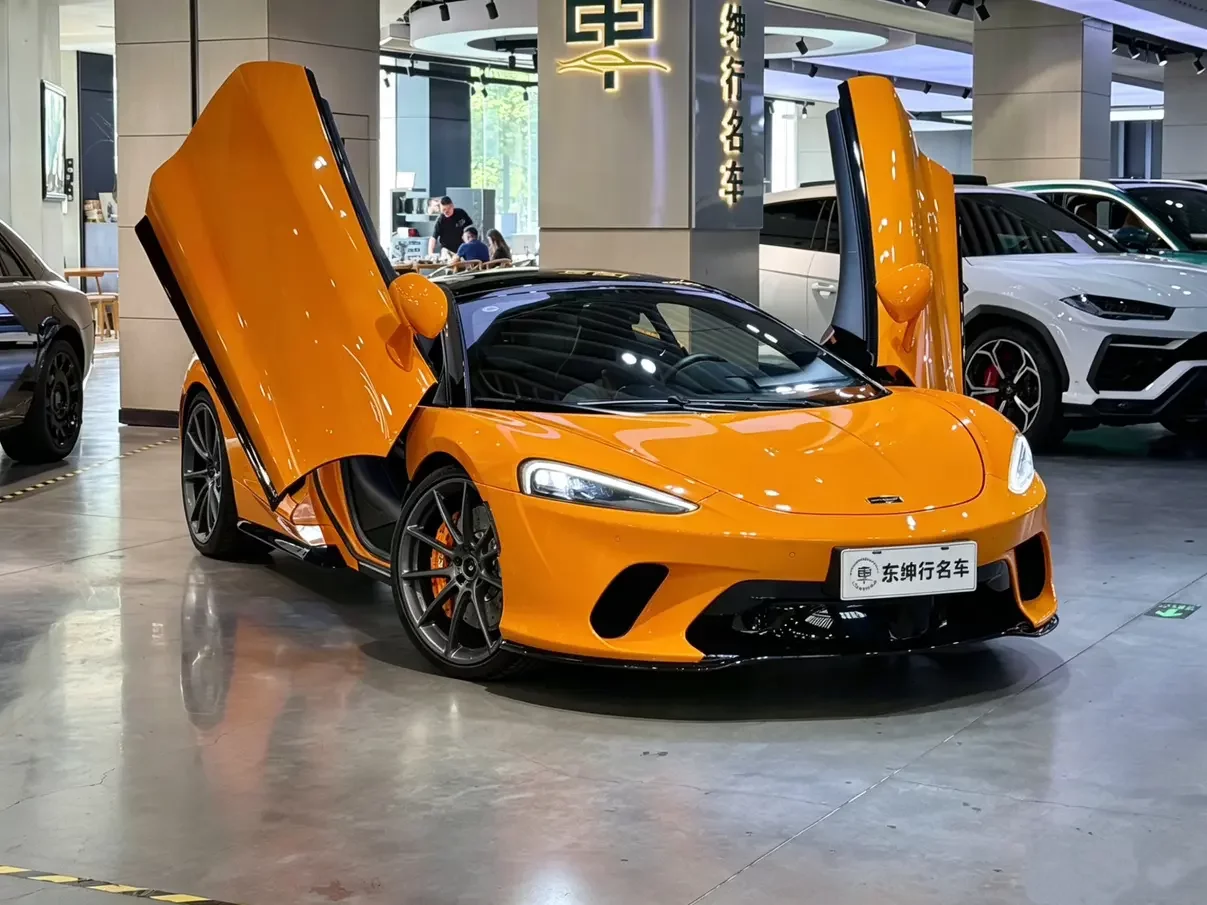 McLaren GT