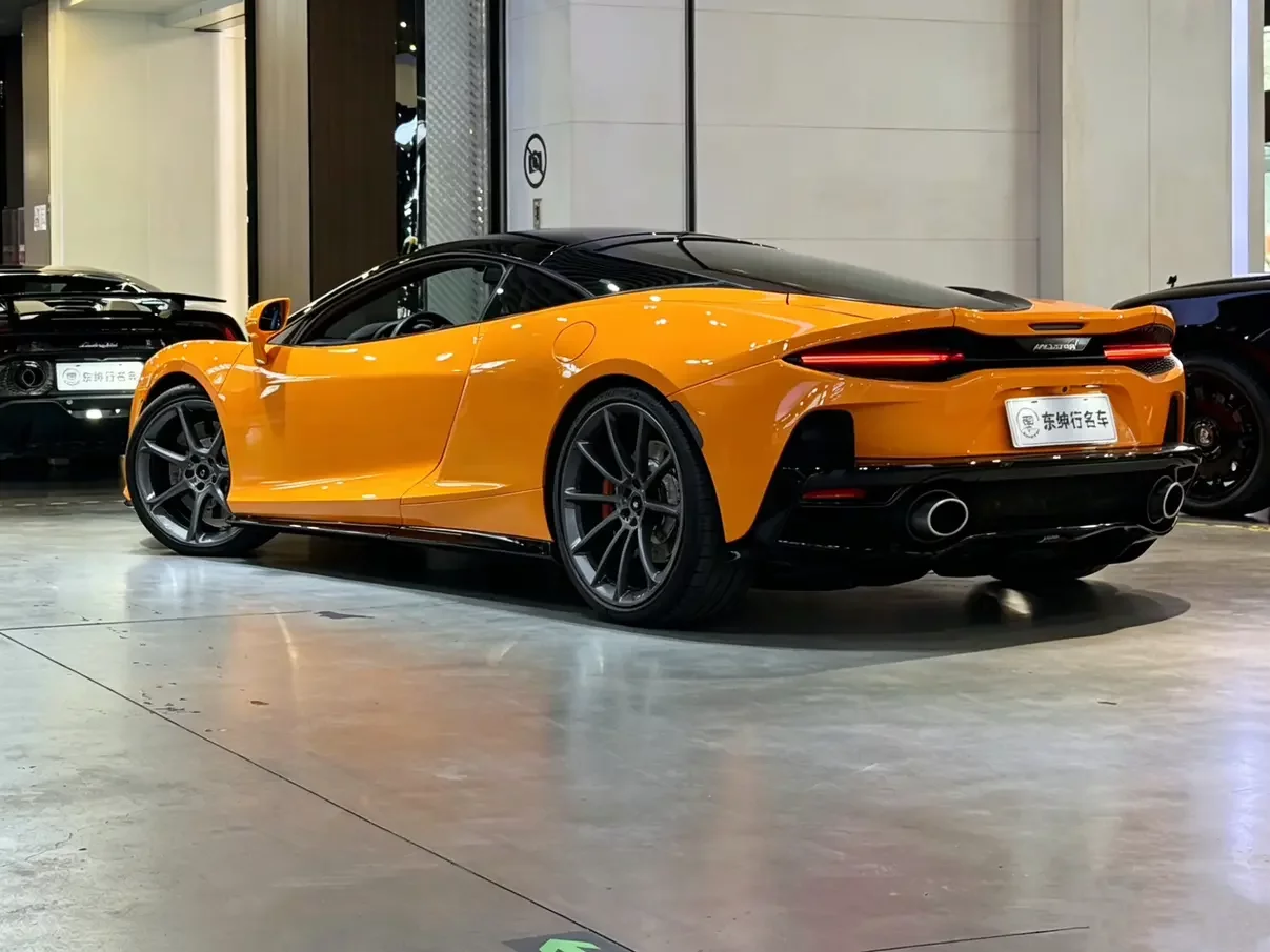 McLaren GT
