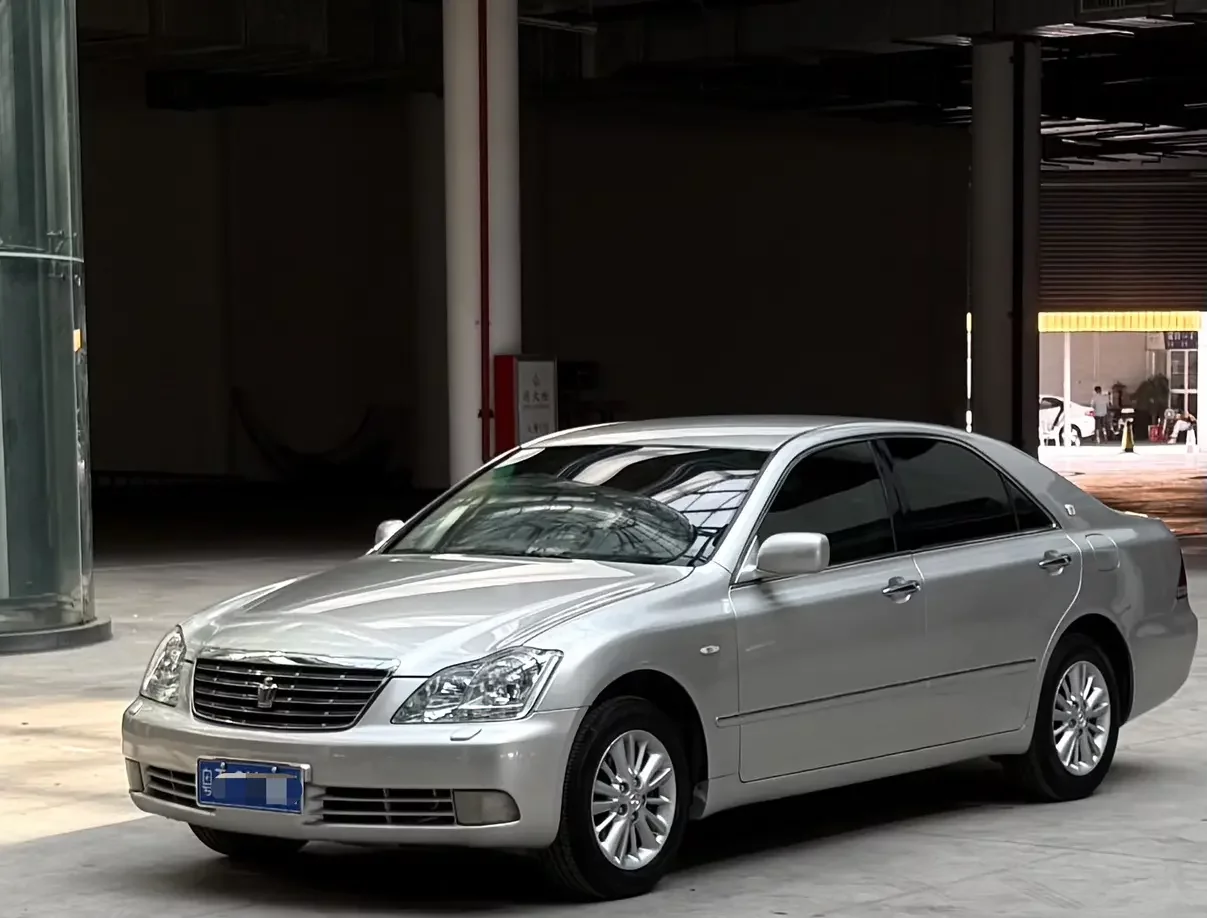 Toyota crown