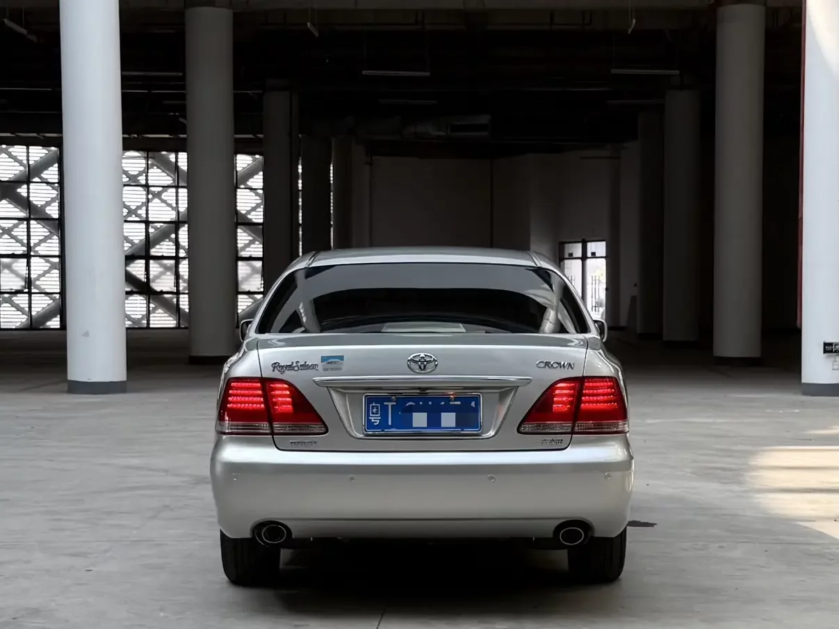 Toyota crown