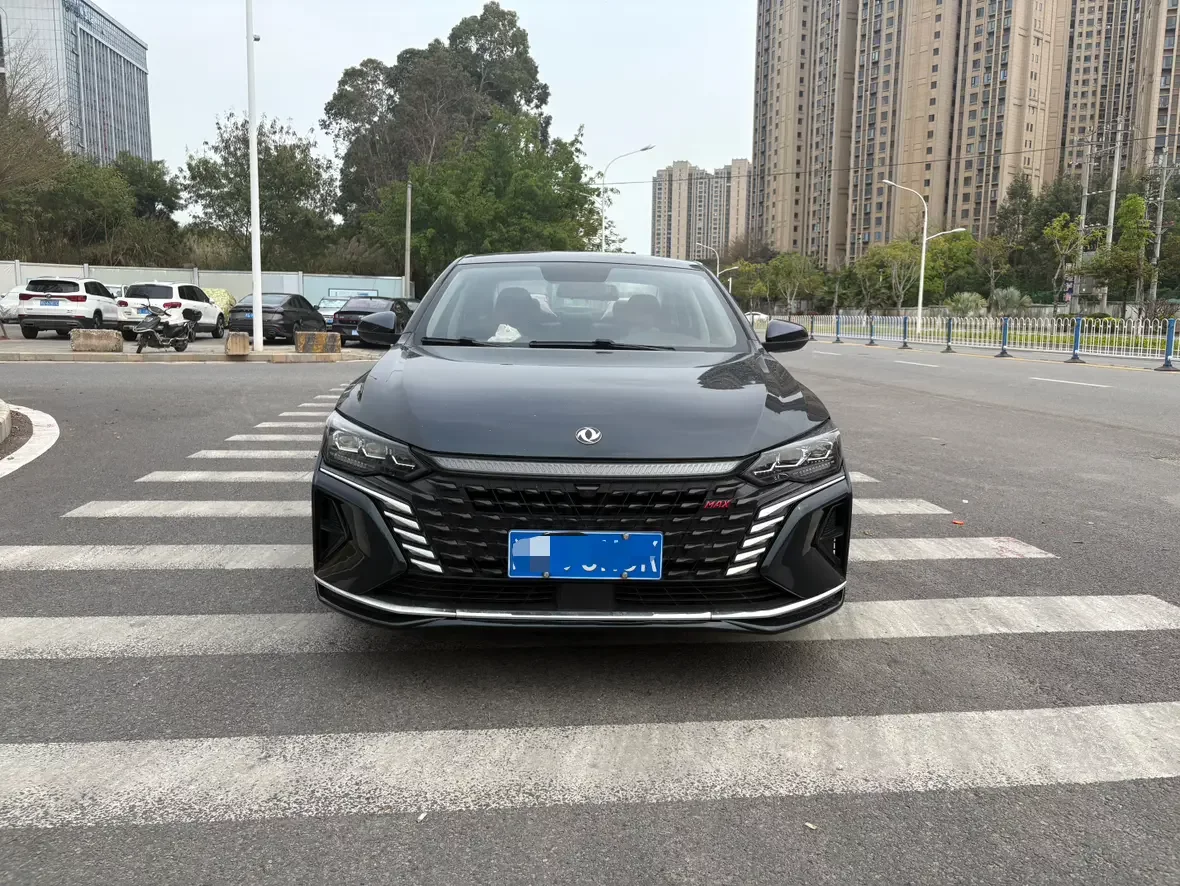 Dongfeng Yixuan MAX