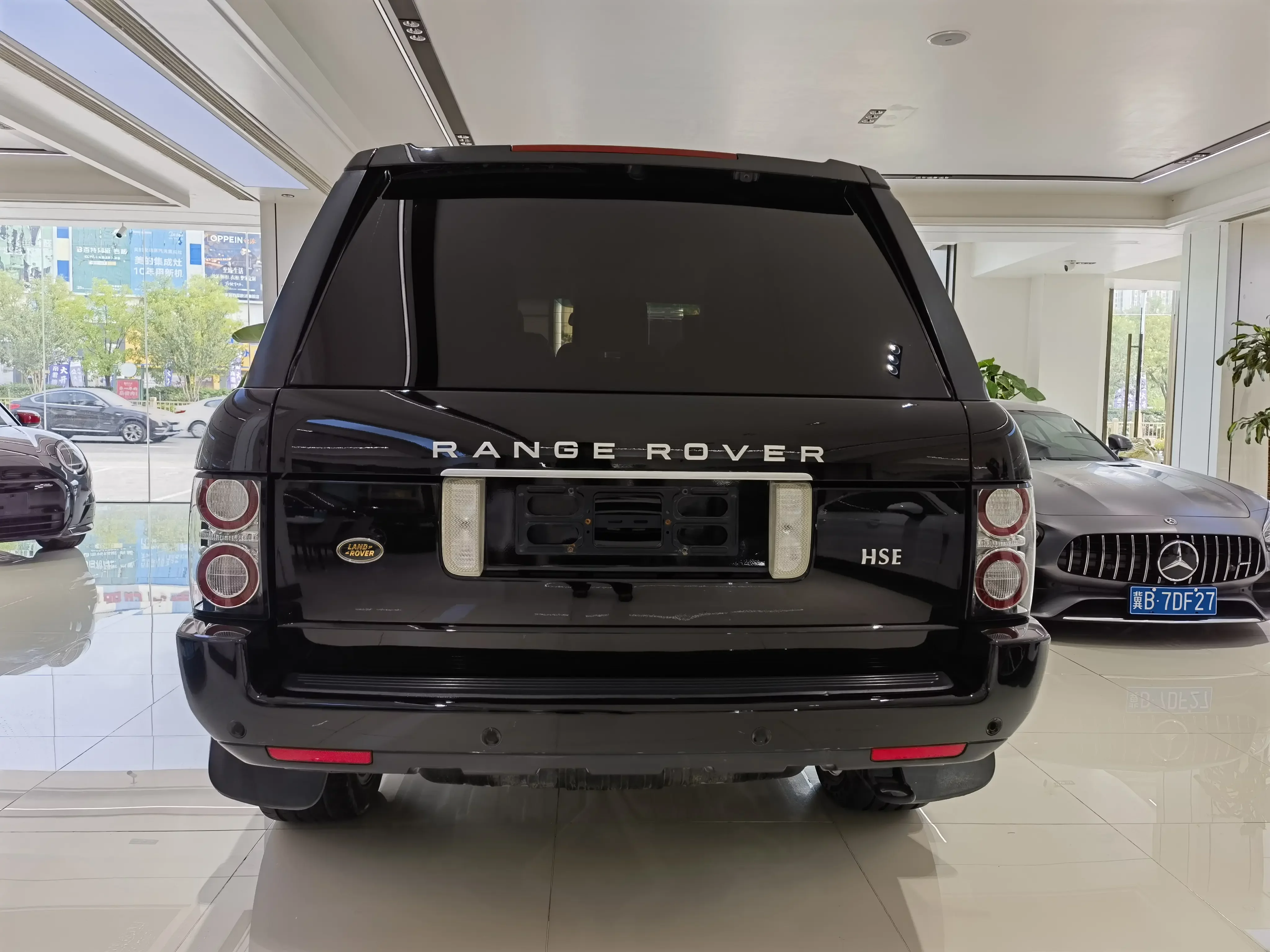 Land Rover range rover