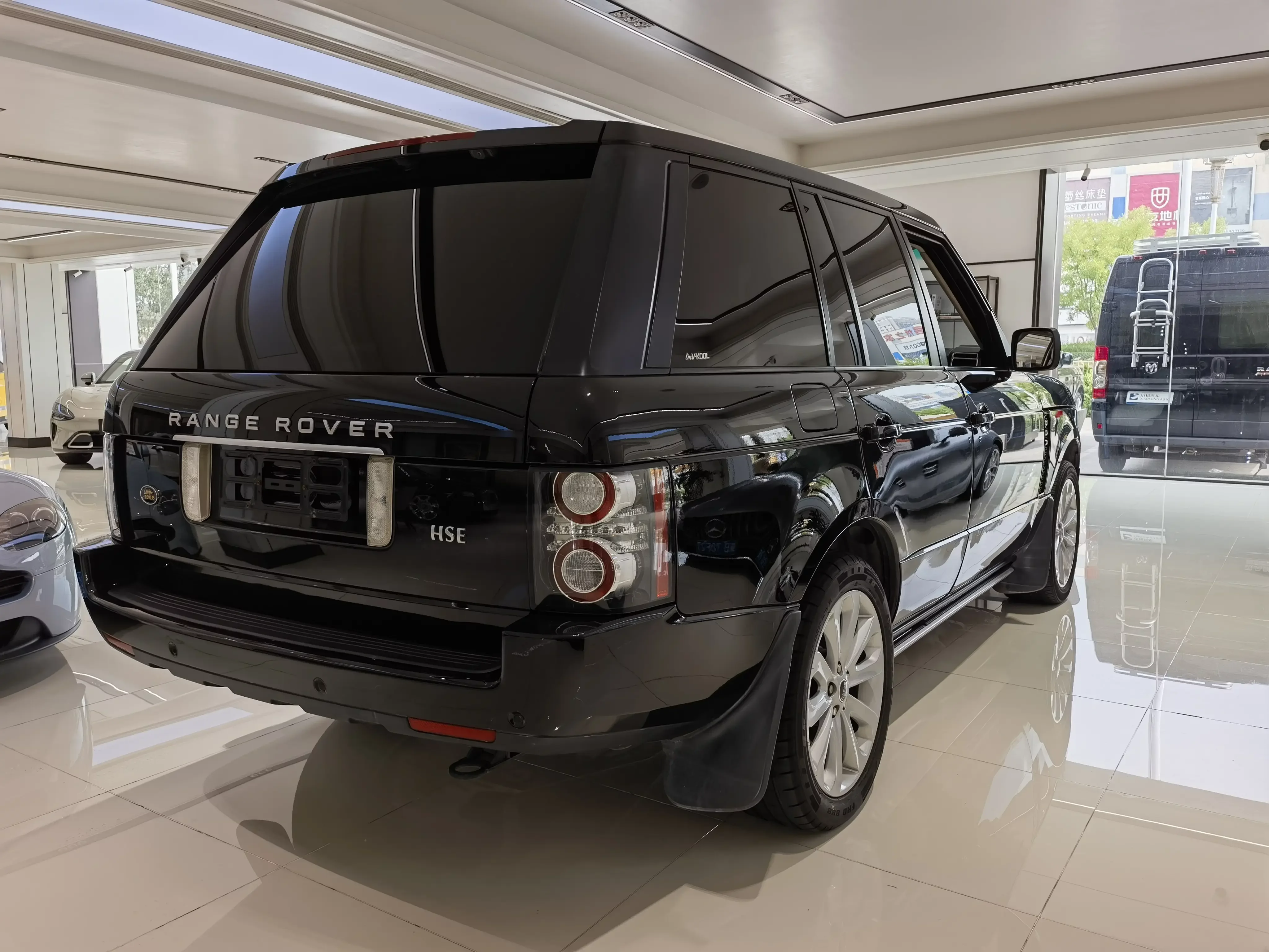 Land Rover range rover