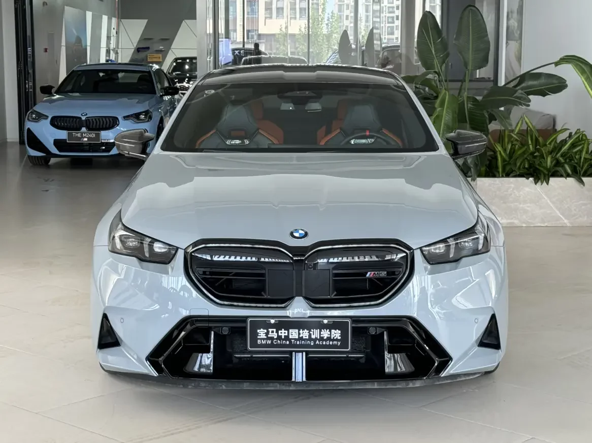 BMW M5 PHEV