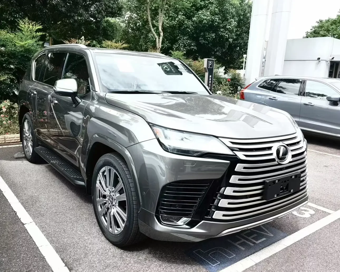 Lexus LX