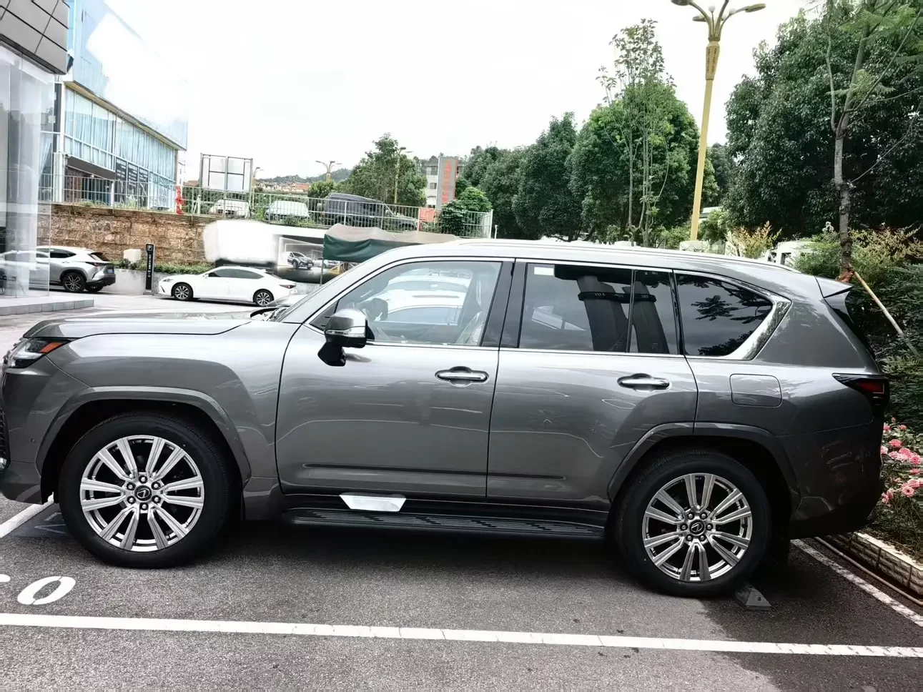 Lexus LX