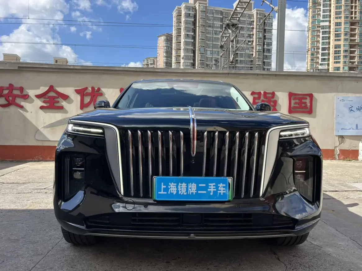 Hongqi E-HS9