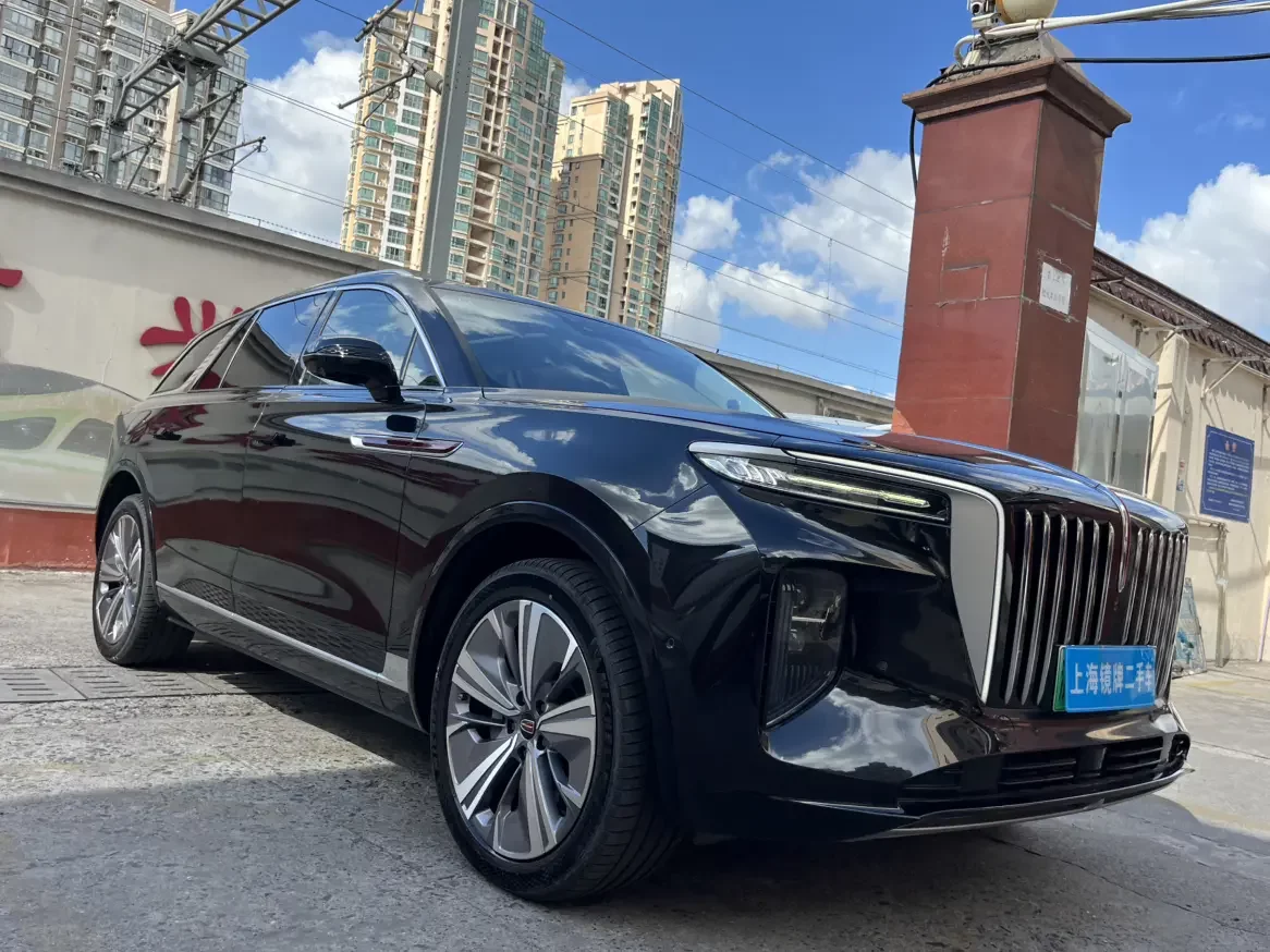 Hongqi E-HS9