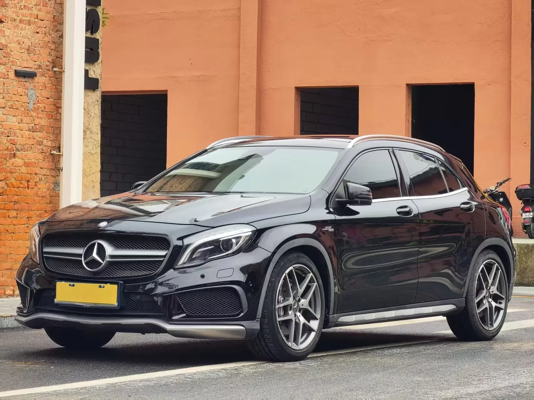 Mercedes-Benz GLA AMG