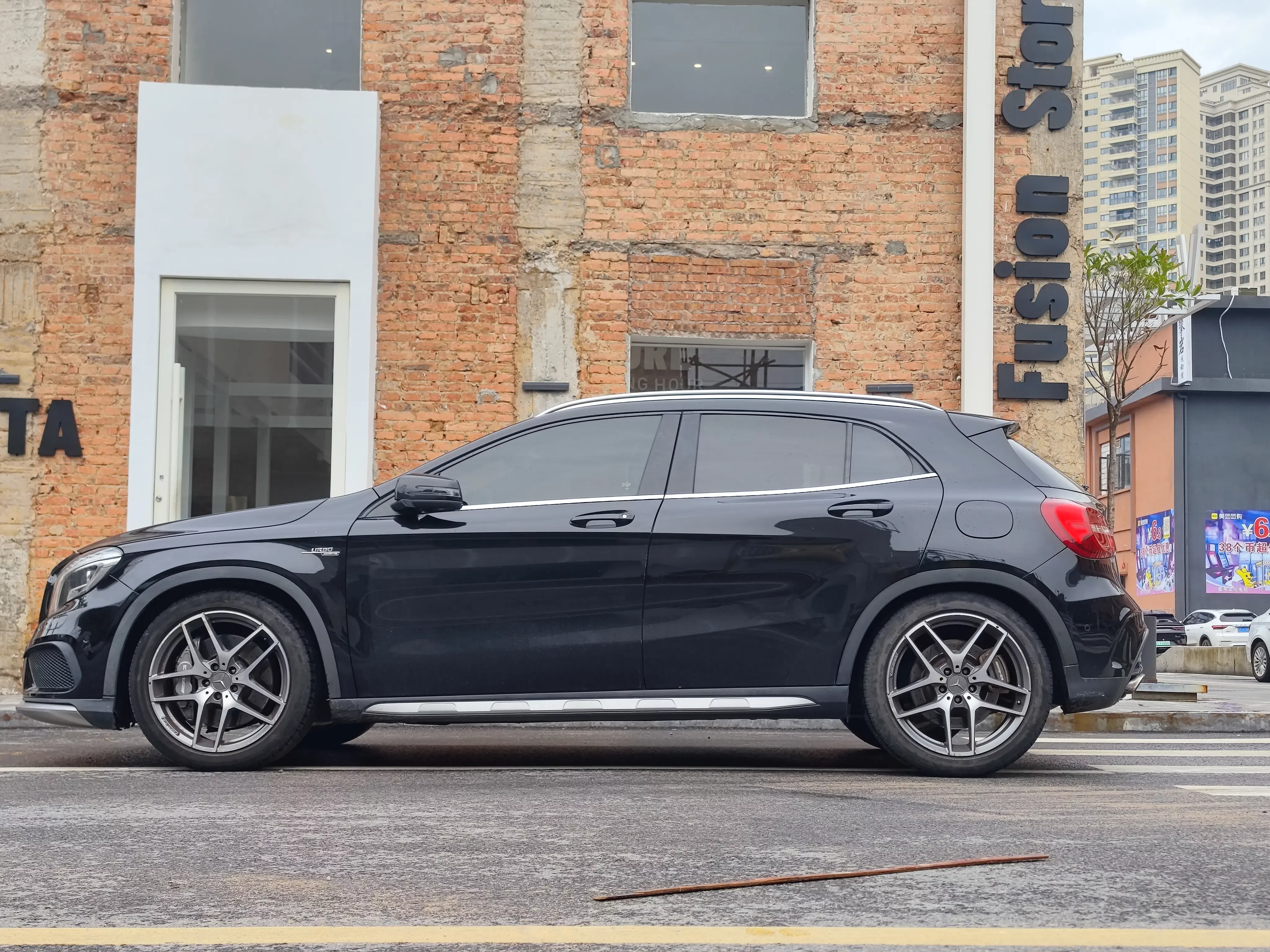 Mercedes-Benz GLA AMG