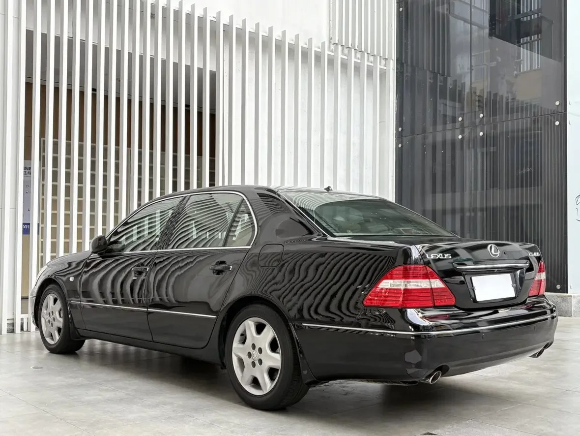 Lexus LS