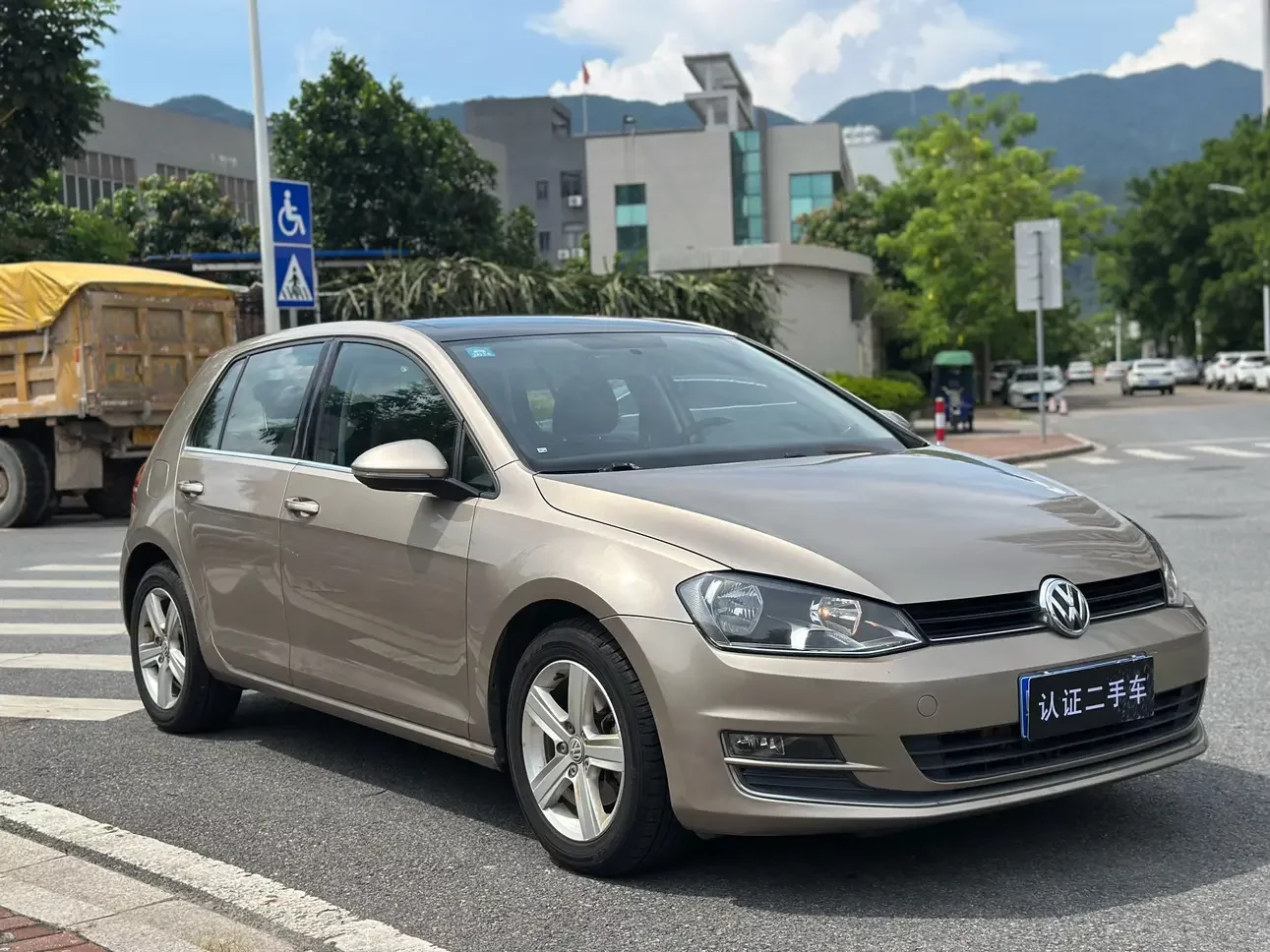 Volkswagen golf