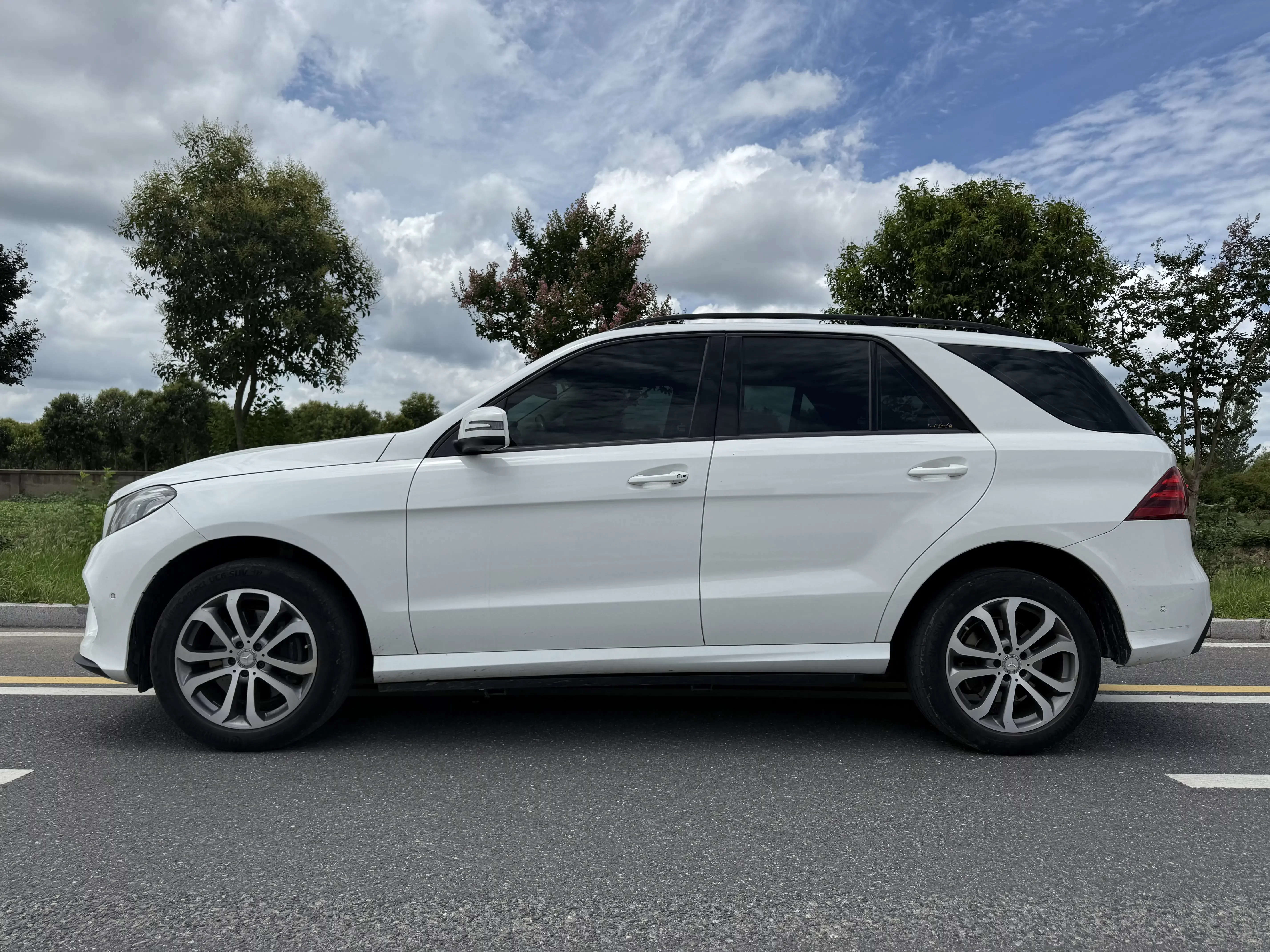 Mercedes-Benz GLE (Imported)