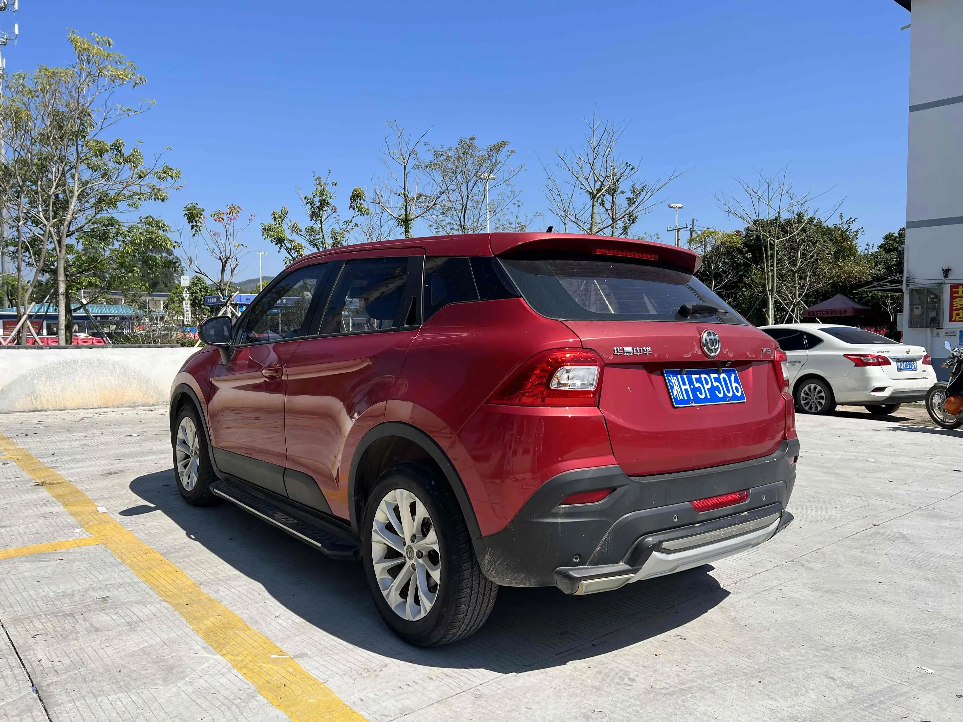 Brilliance China V3