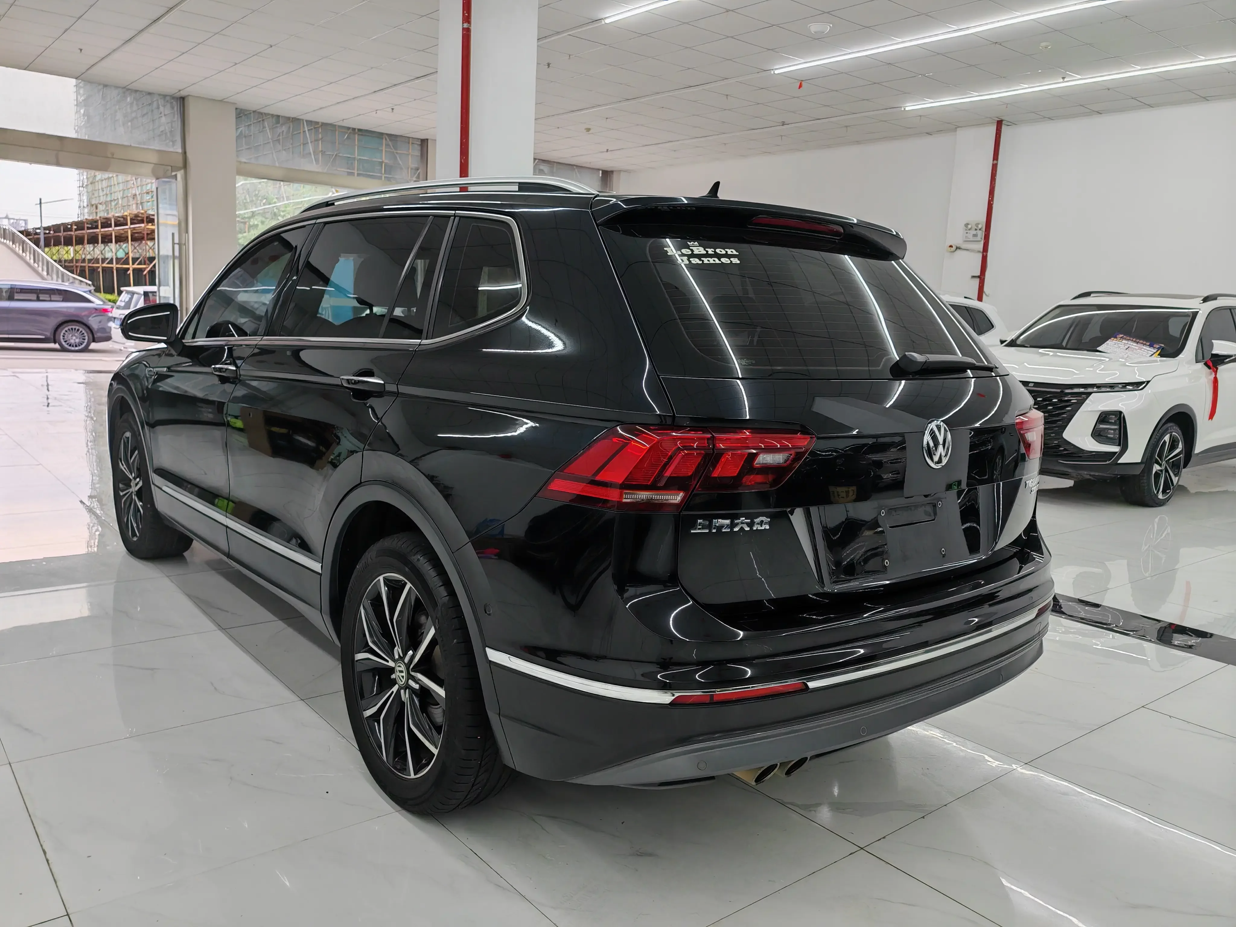 Volkswagen Tiguan L