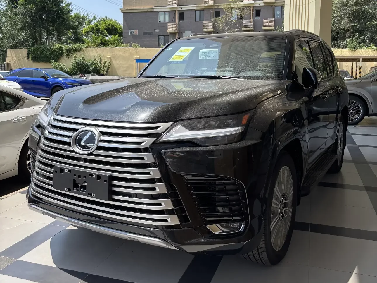 Lexus LX