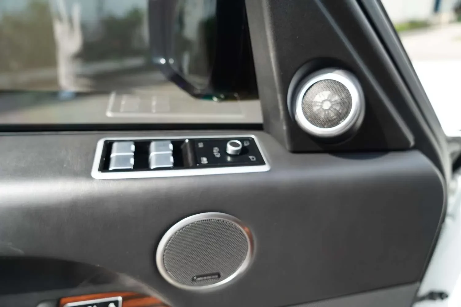 Land Rover range rover