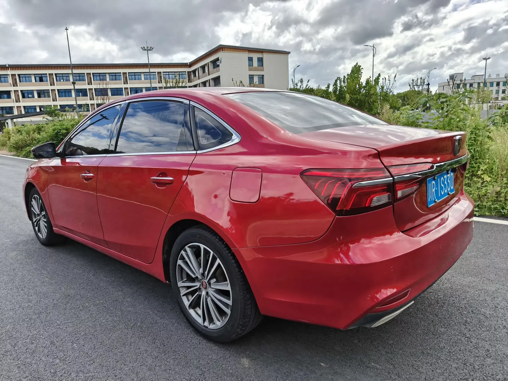 Roewe i6