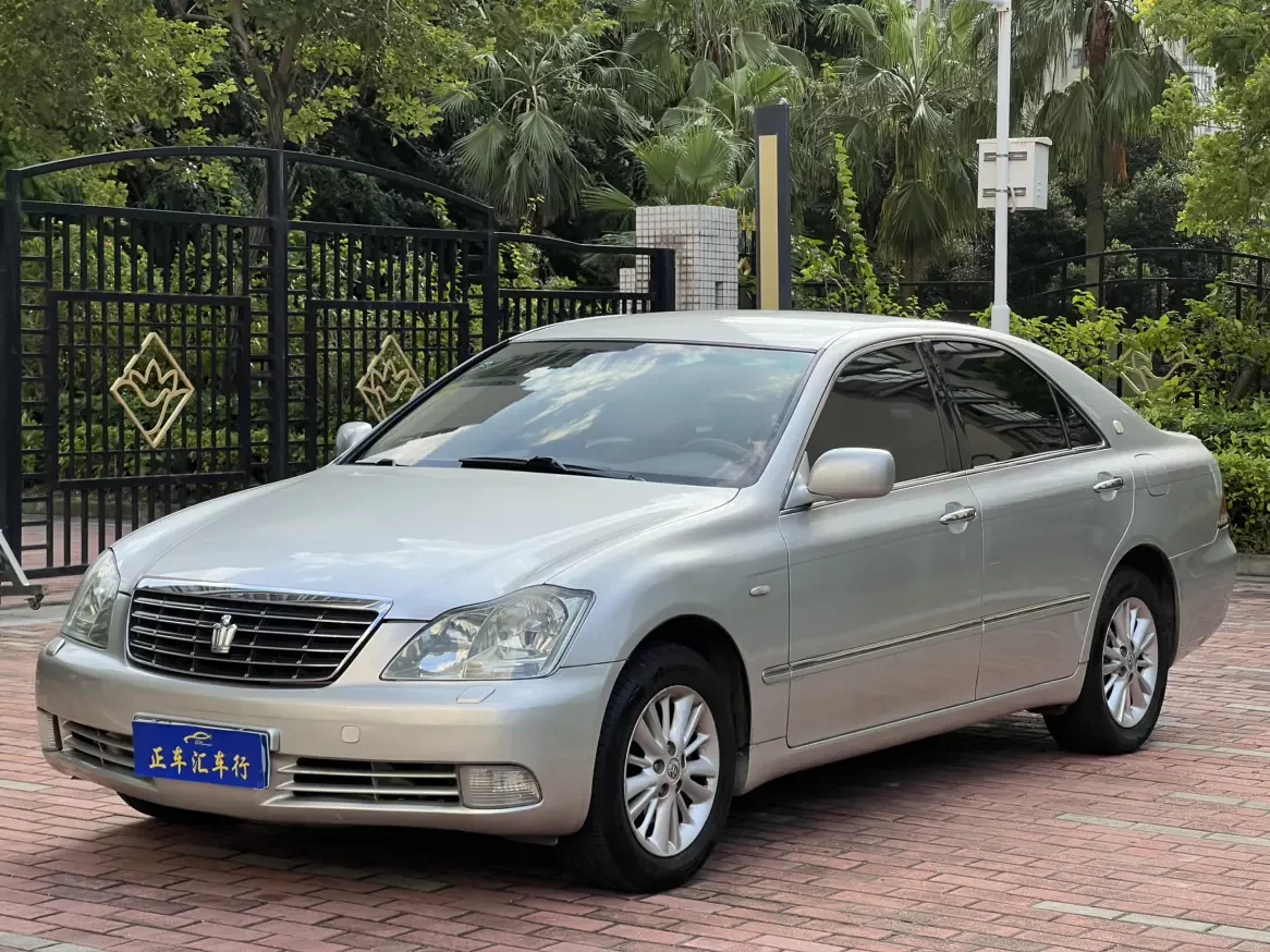 Toyota crown