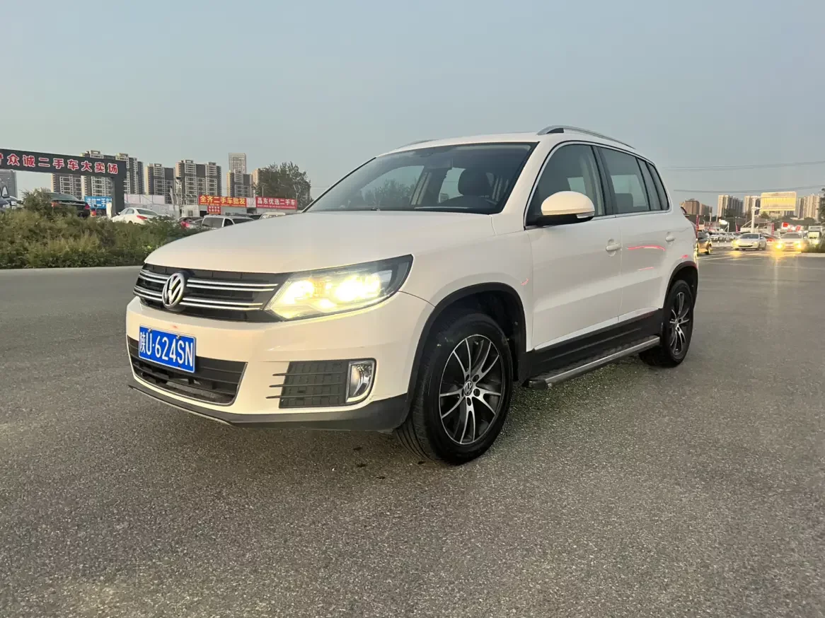 Volkswagen Tiguan (Tharu)