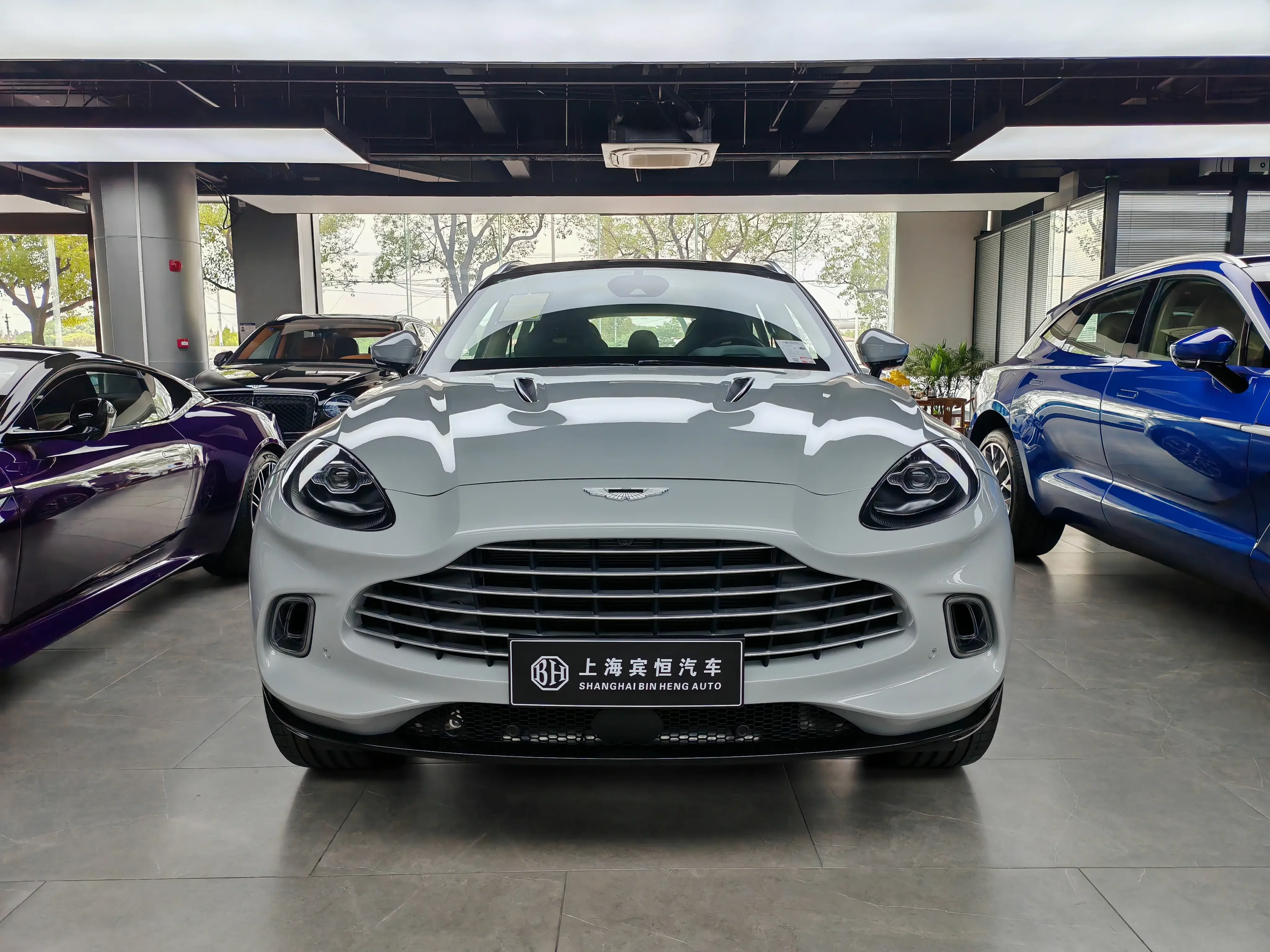 Aston Martin DBX