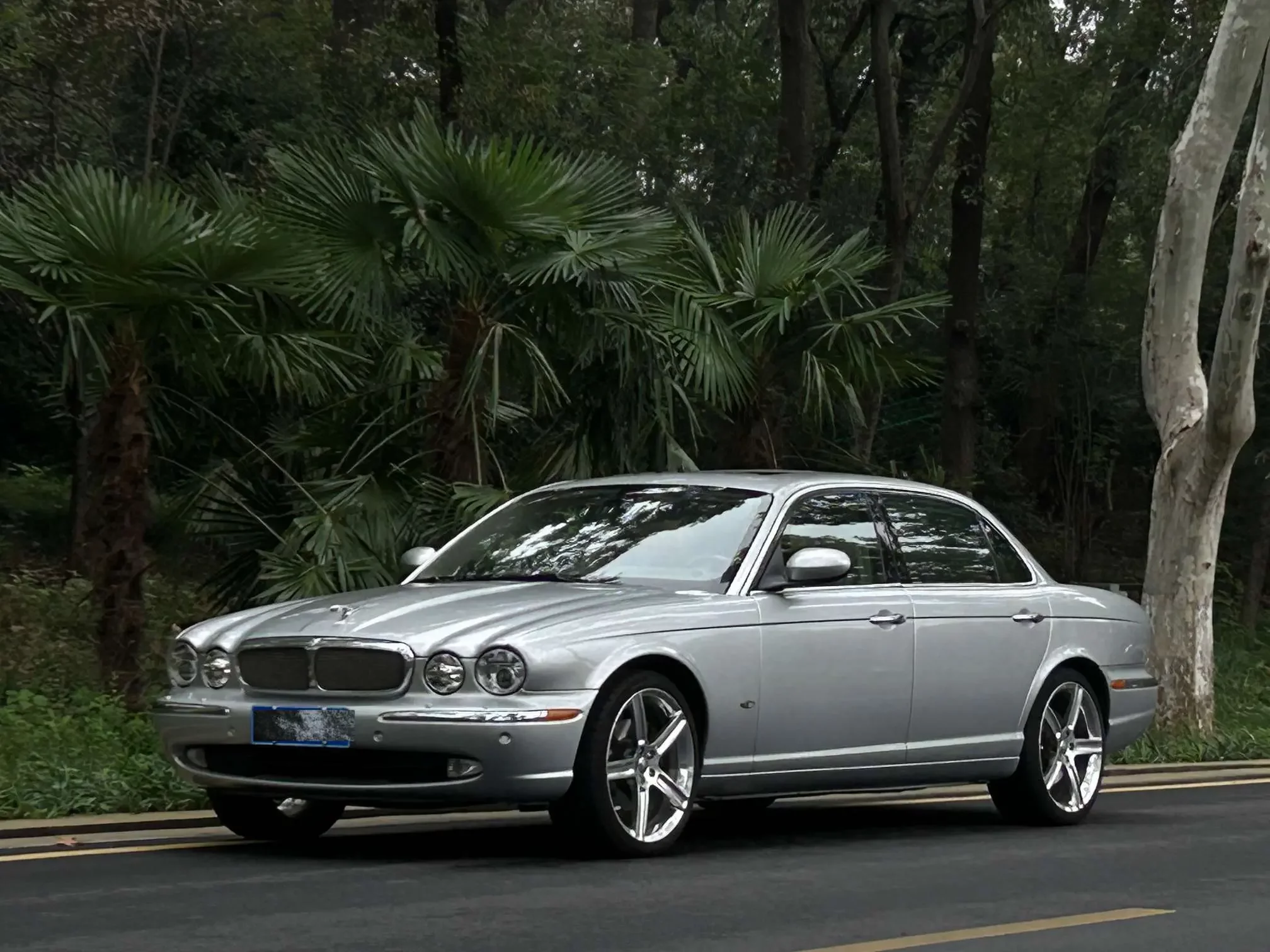 Jaguar XJ