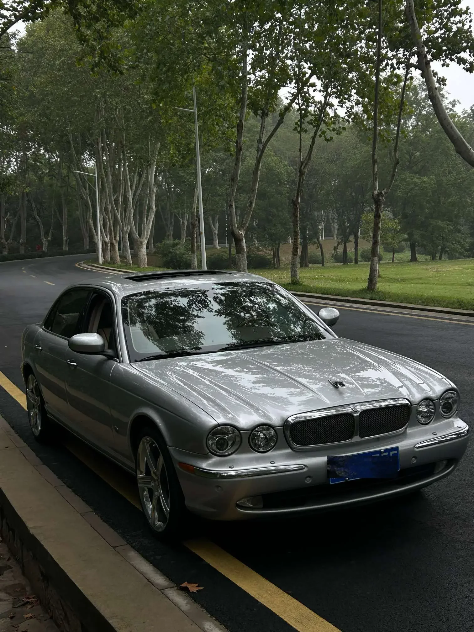 Jaguar XJ