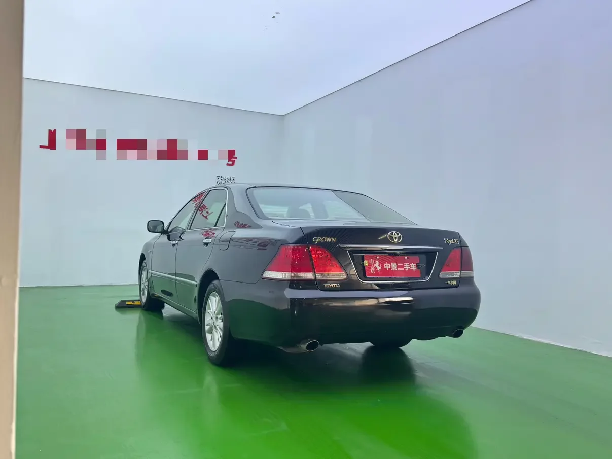 Toyota crown