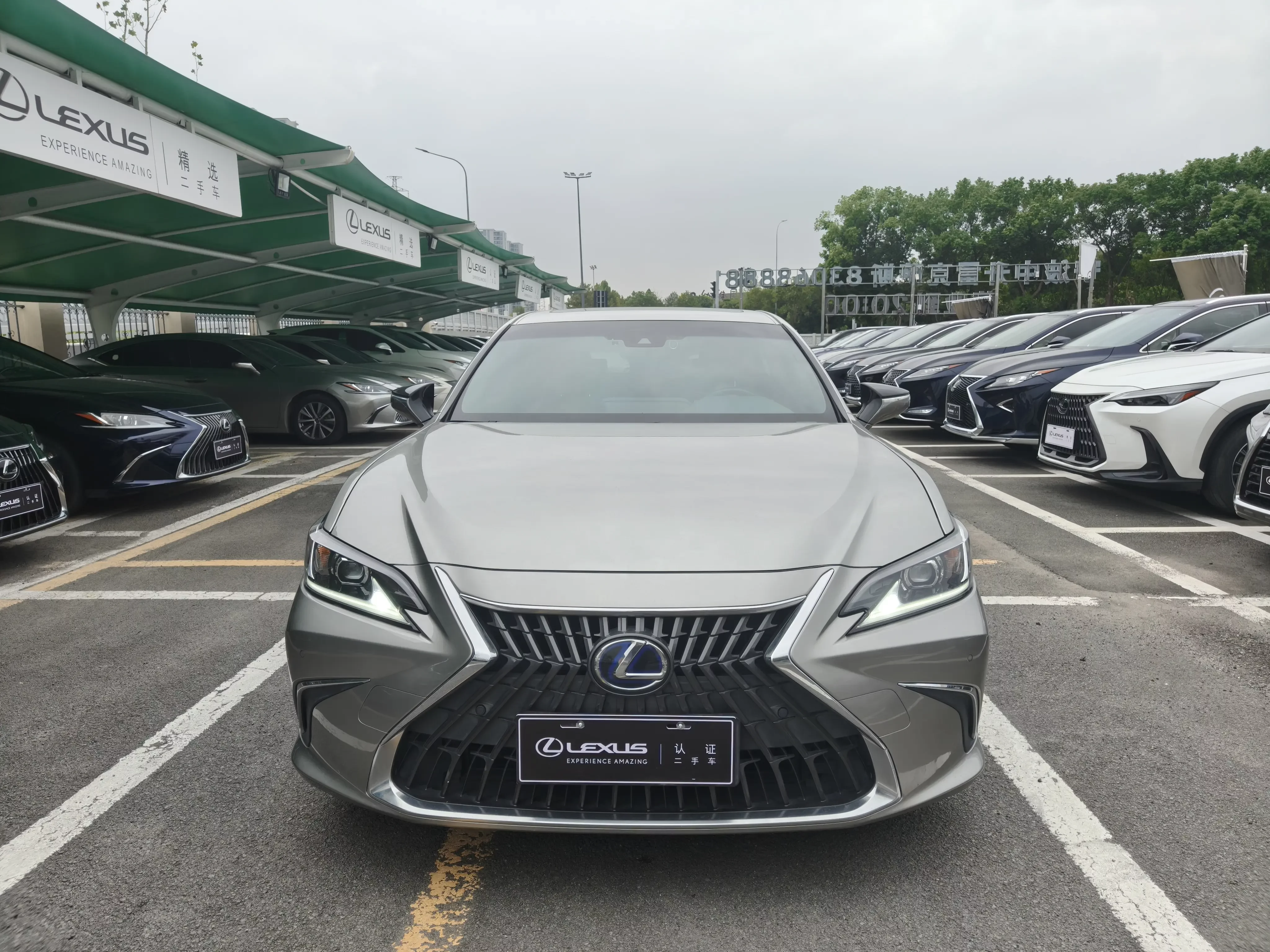 Lexus ES