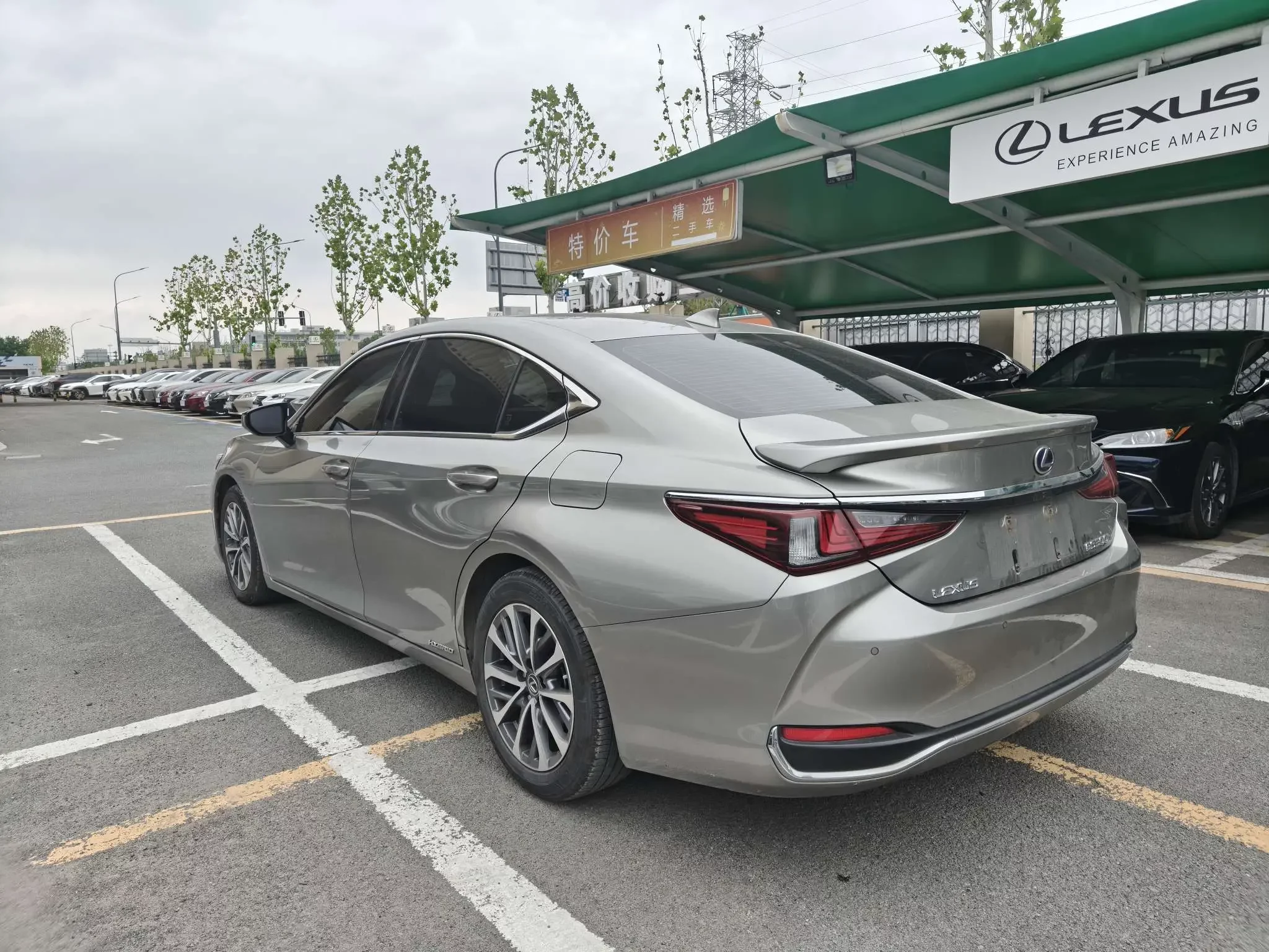 Lexus ES
