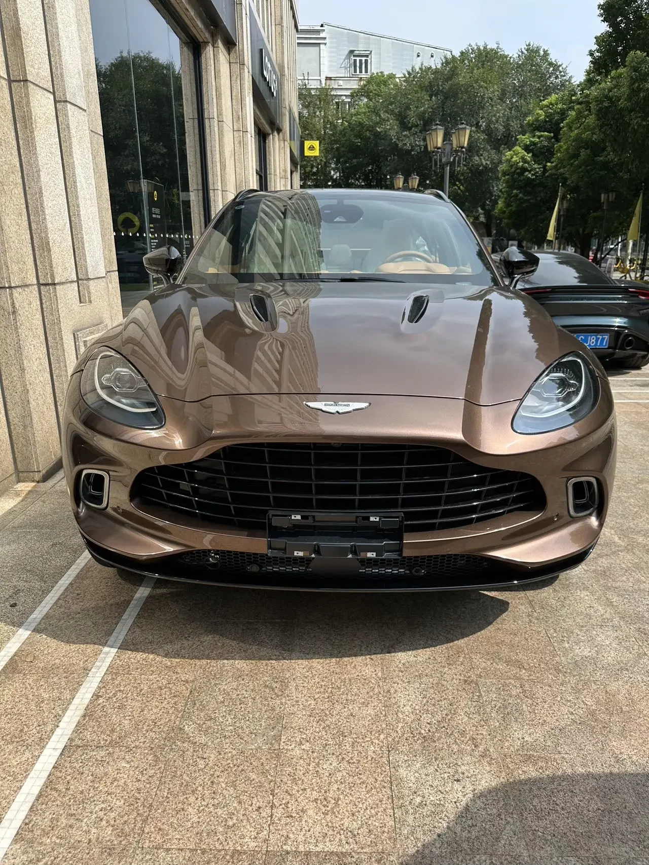 Aston Martin DBX