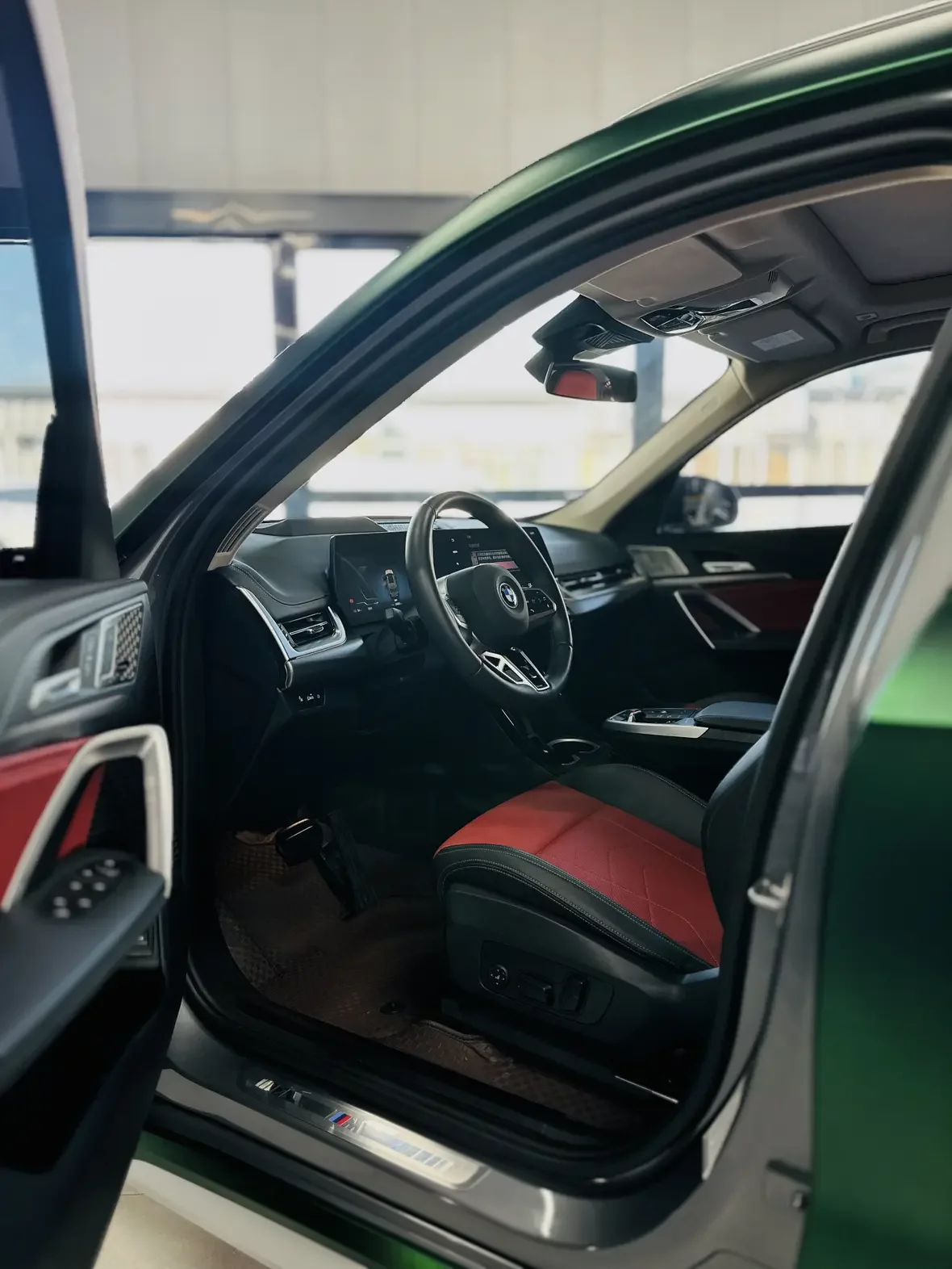 BMW iX1
