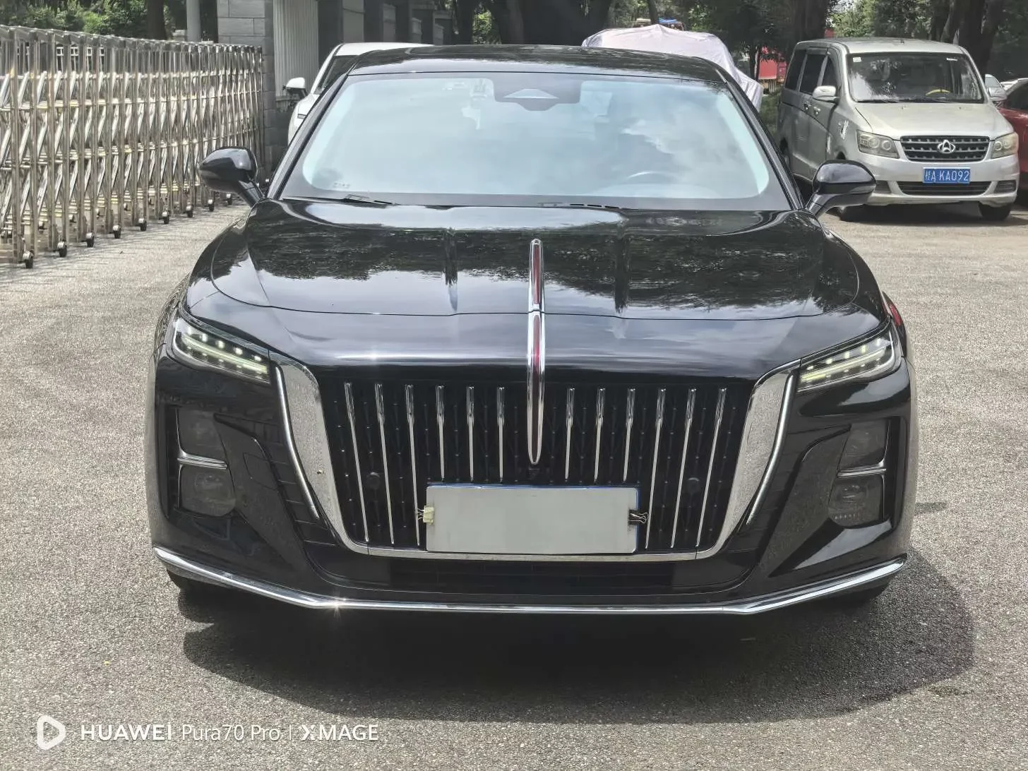 Hongqi H5