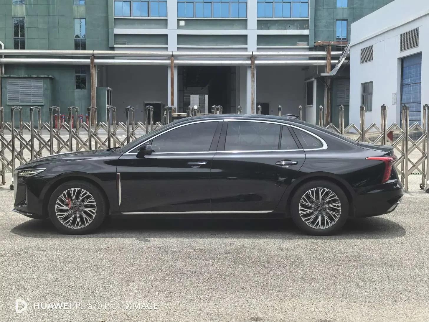 Hongqi H5