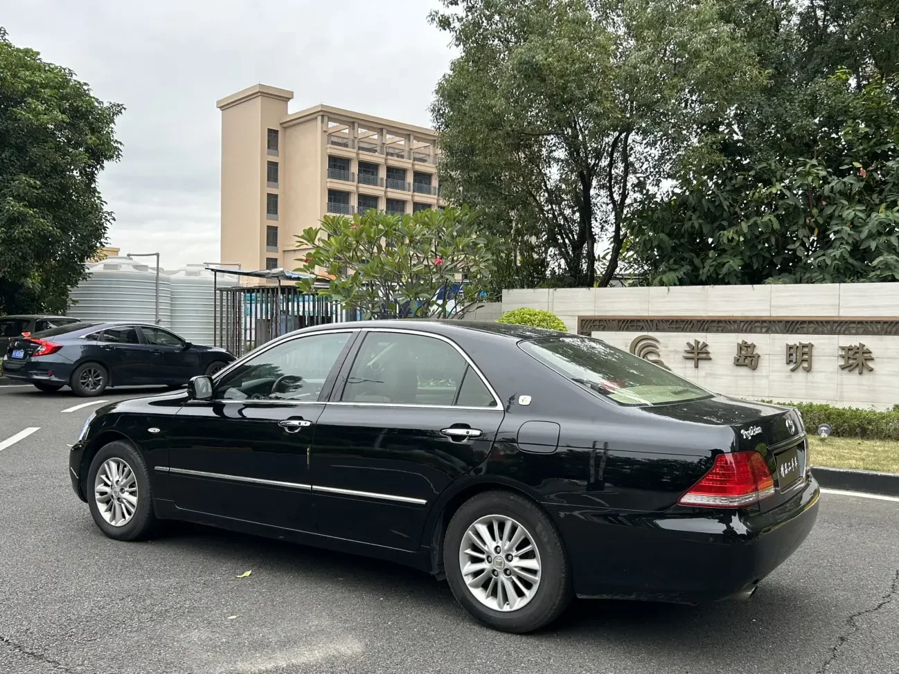 Toyota crown
