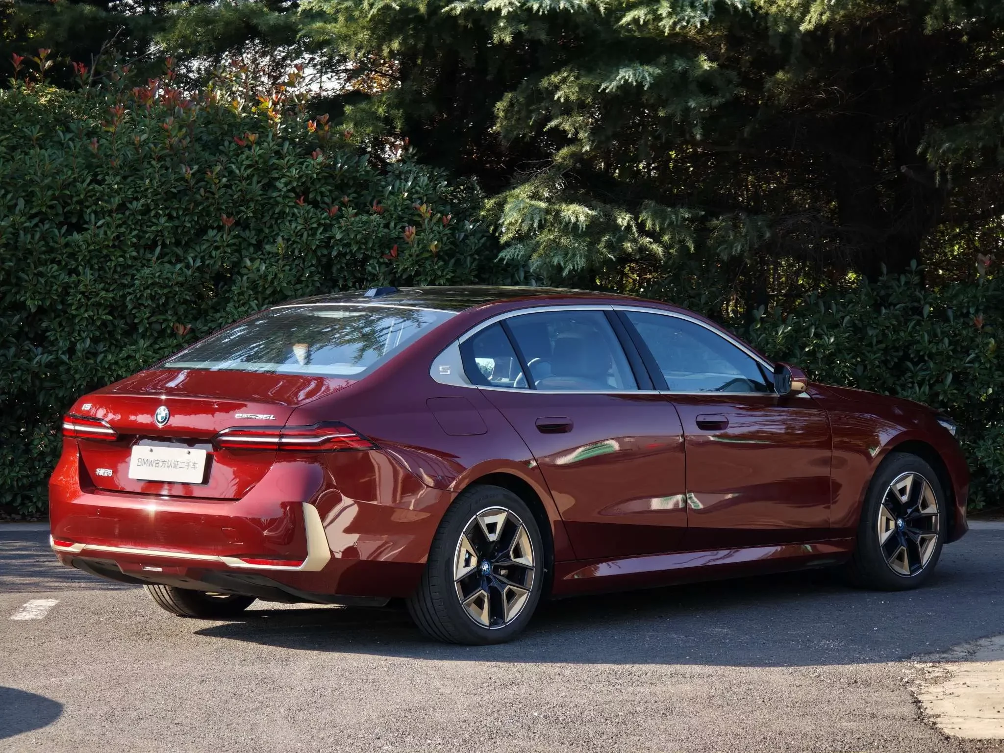 BMW i5