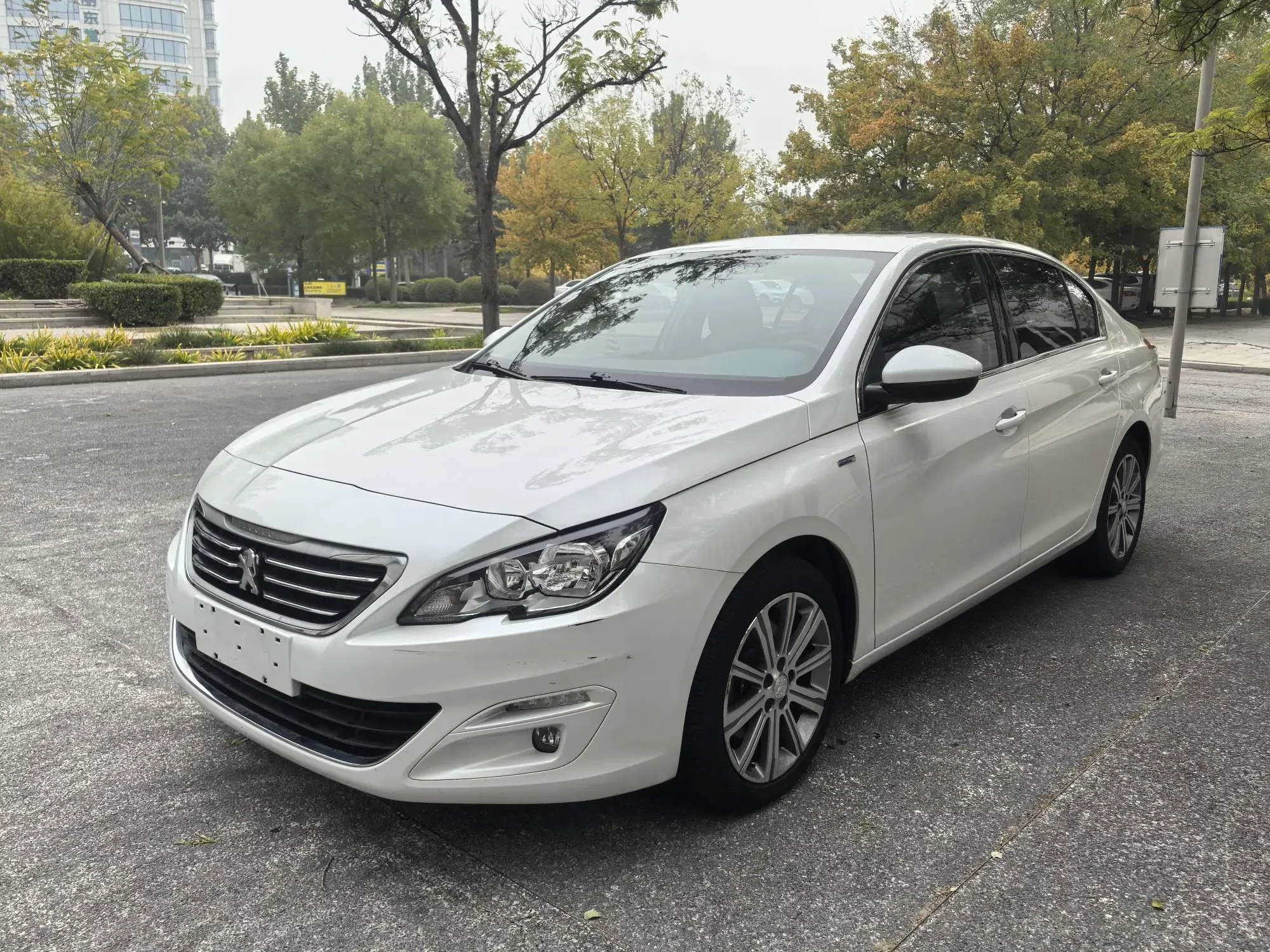 Peugeot 408