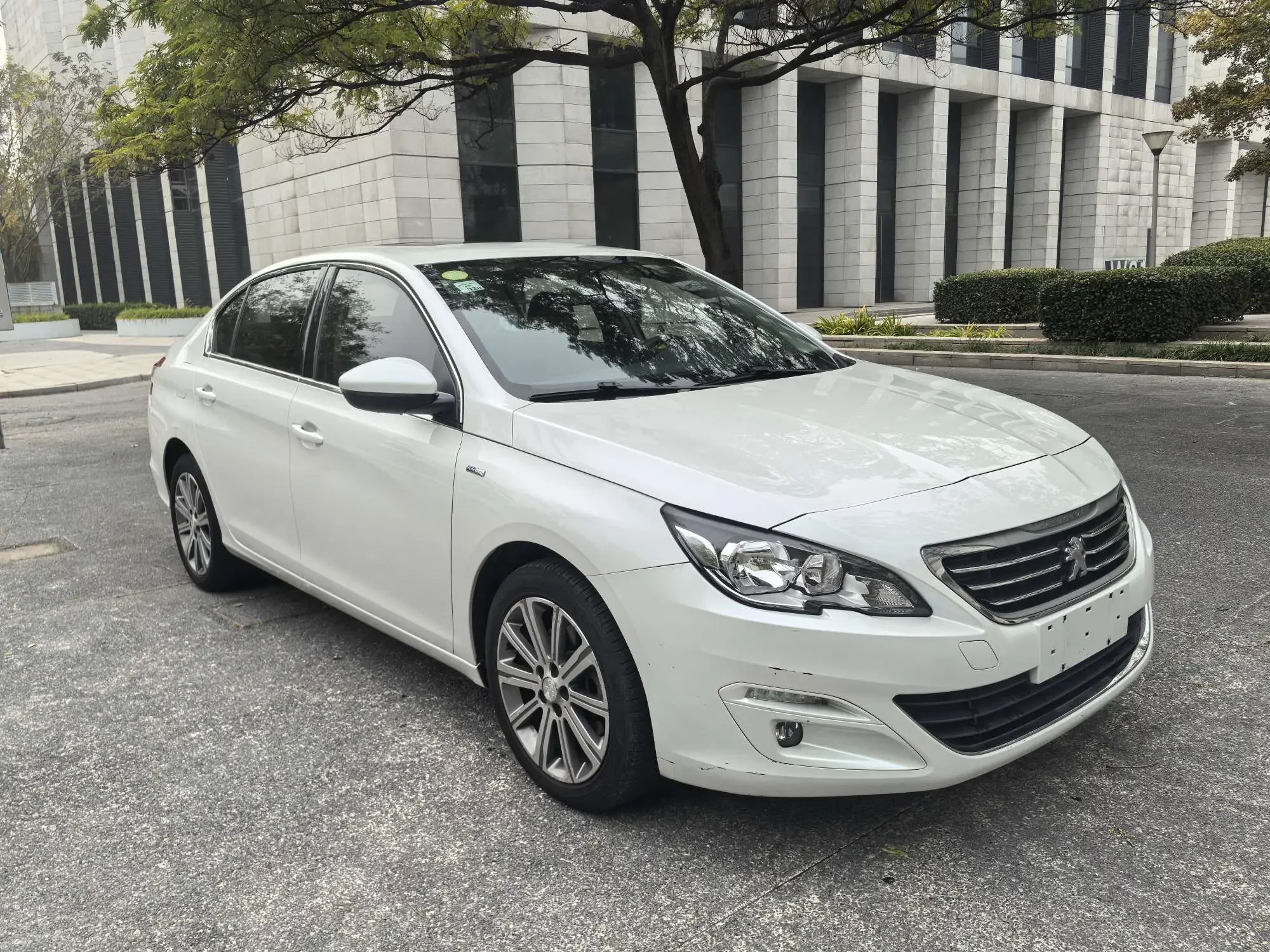 Peugeot 408