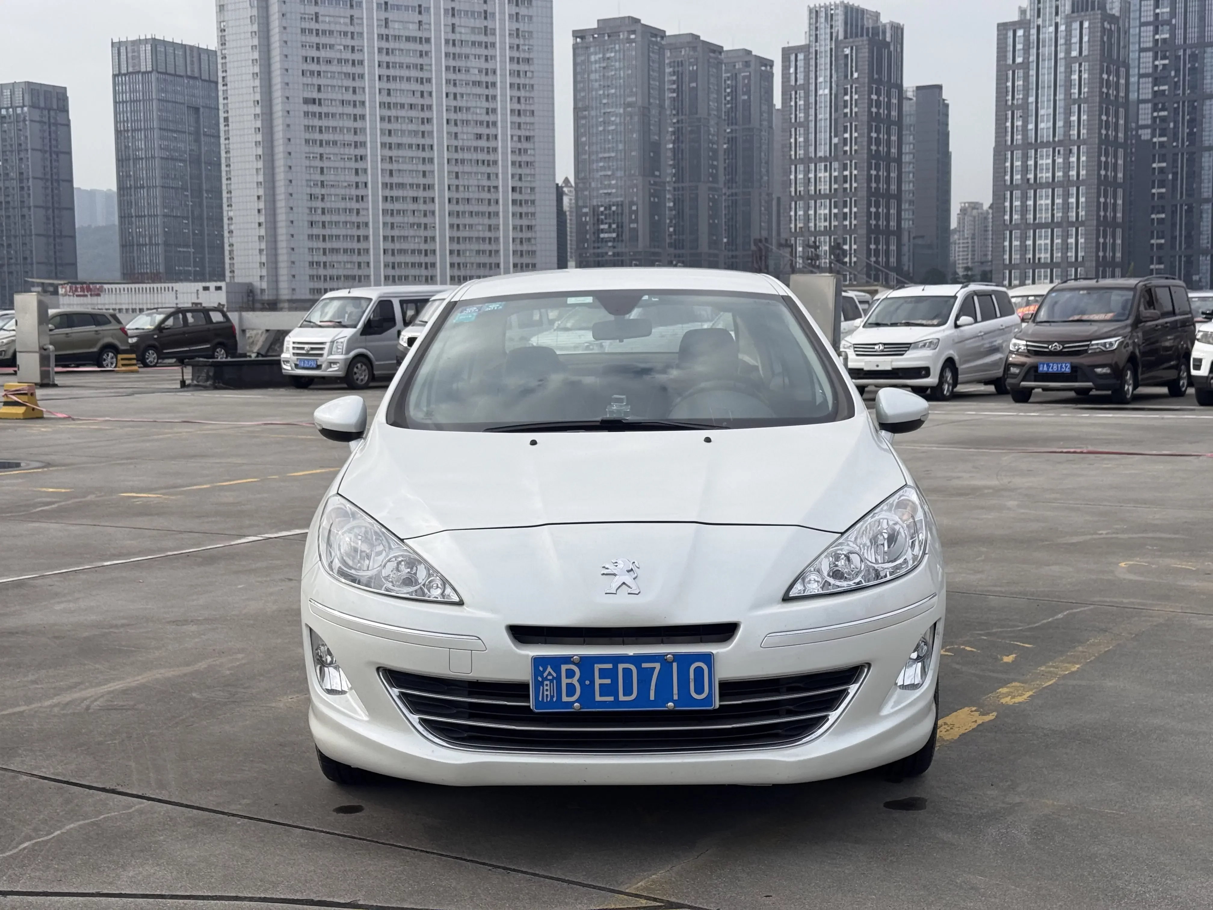 Peugeot 408