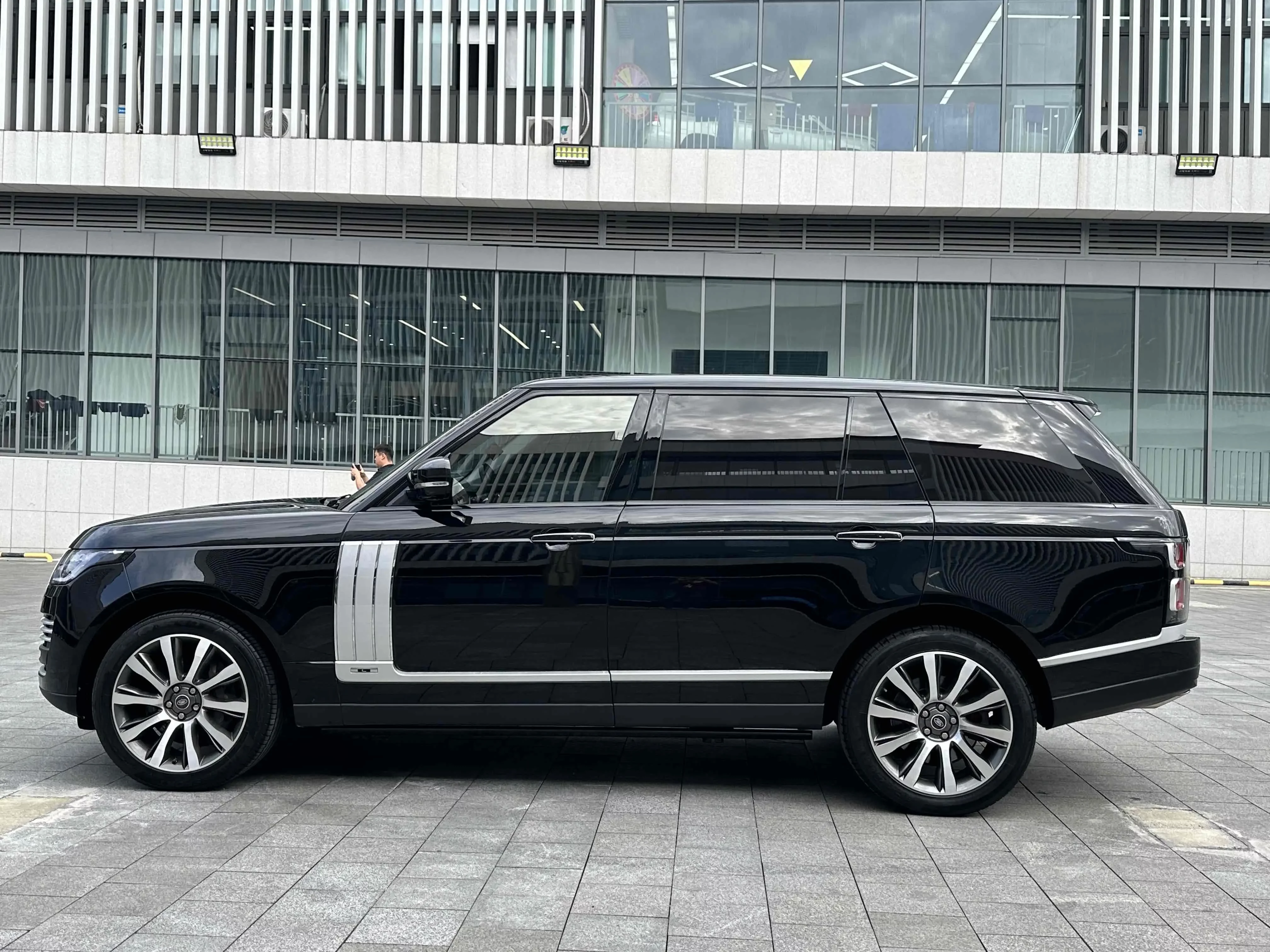 Land Rover range rover